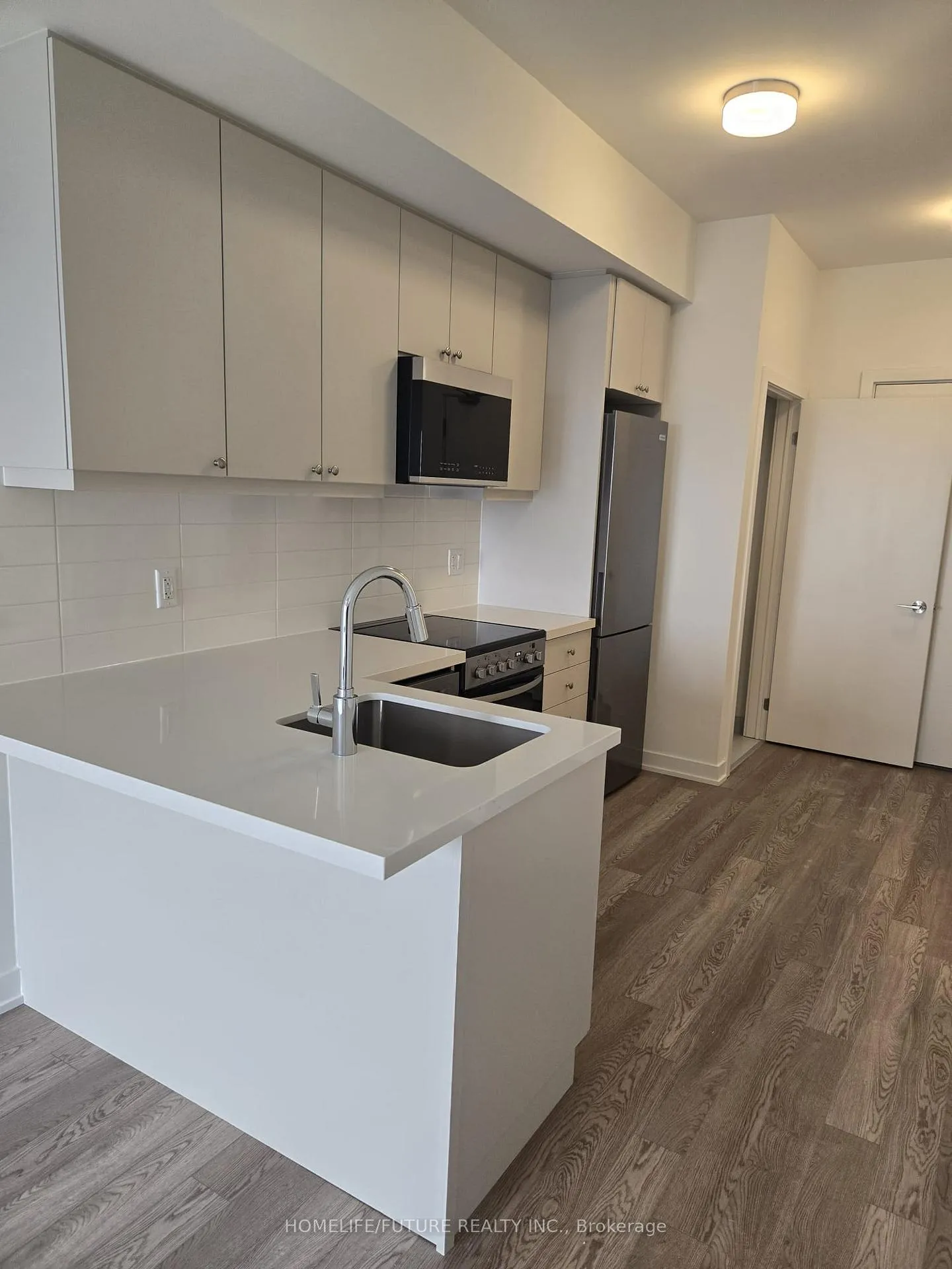 Photo 6 of Unit 720, 51 Clarington Boulevard, Clarington, Bowmanville — HOMEH