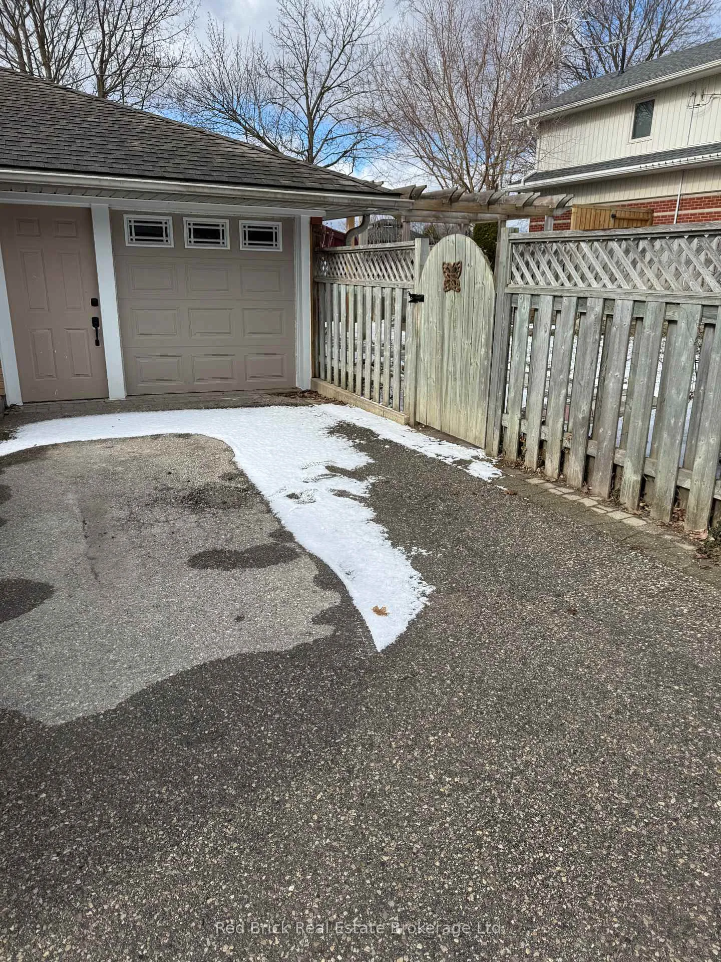 Photo 2 of Unit Basement Unit, 2 Callander Drive, Guelph, St. George's — HOMEH