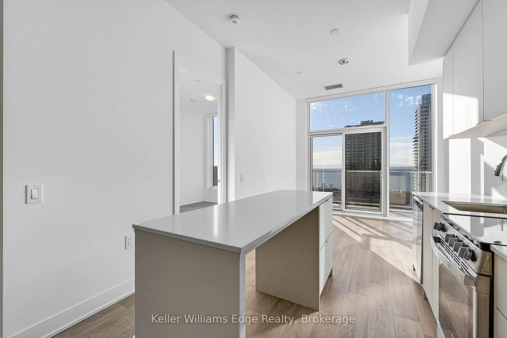 Photo 7 of Unit 1307, 2088 James Street, Burlington, Brant — HOMEH