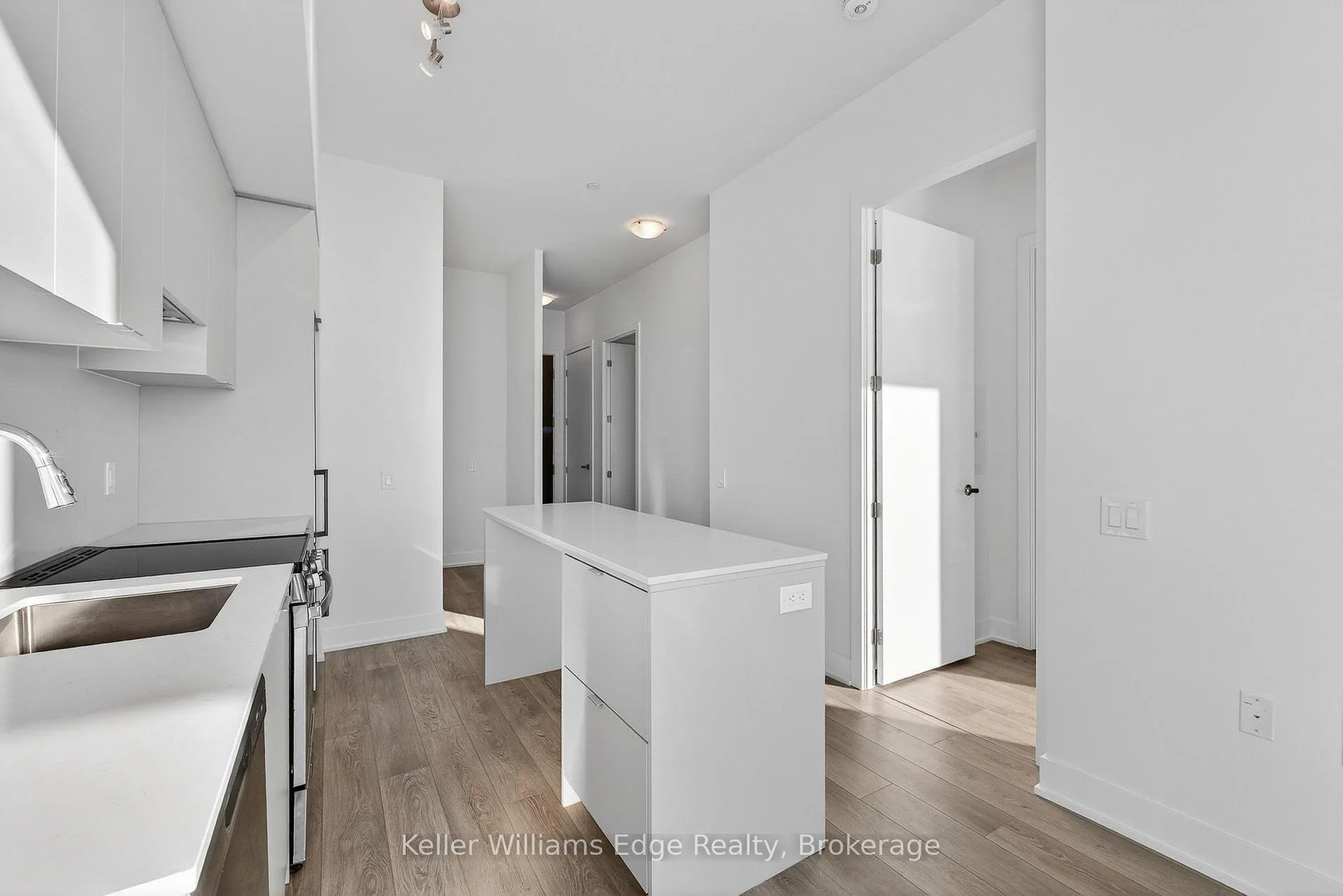 Photo 11 of Unit 1307, 2088 James Street, Burlington, Brant — HOMEH
