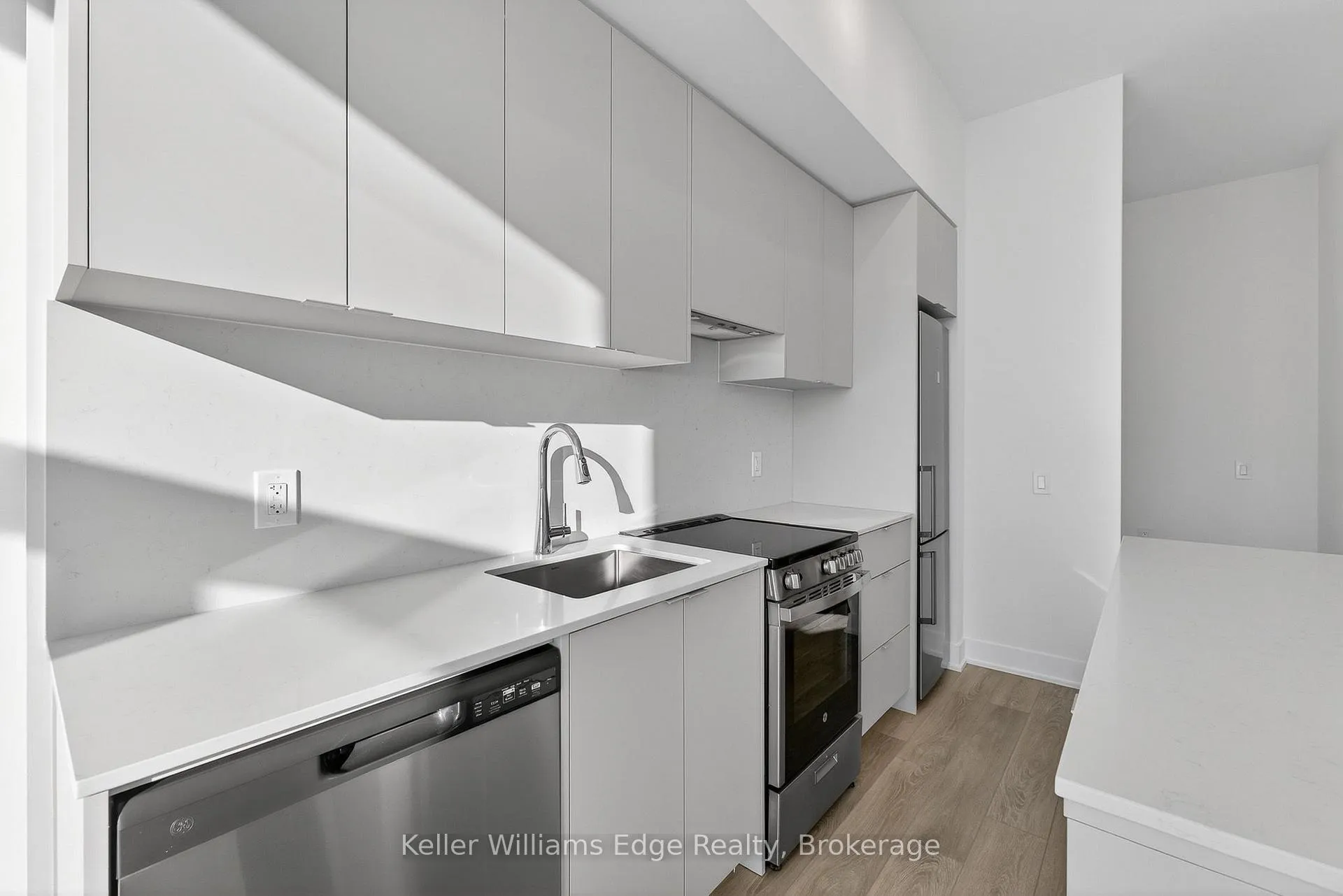 Photo 12 of Unit 1307, 2088 James Street, Burlington, Brant — HOMEH