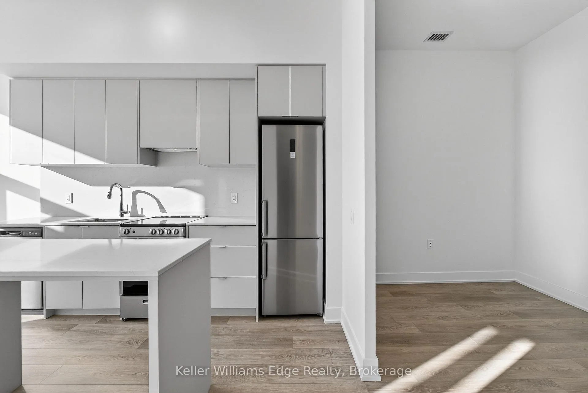 Photo 15 of Unit 1307, 2088 James Street, Burlington, Brant — HOMEH