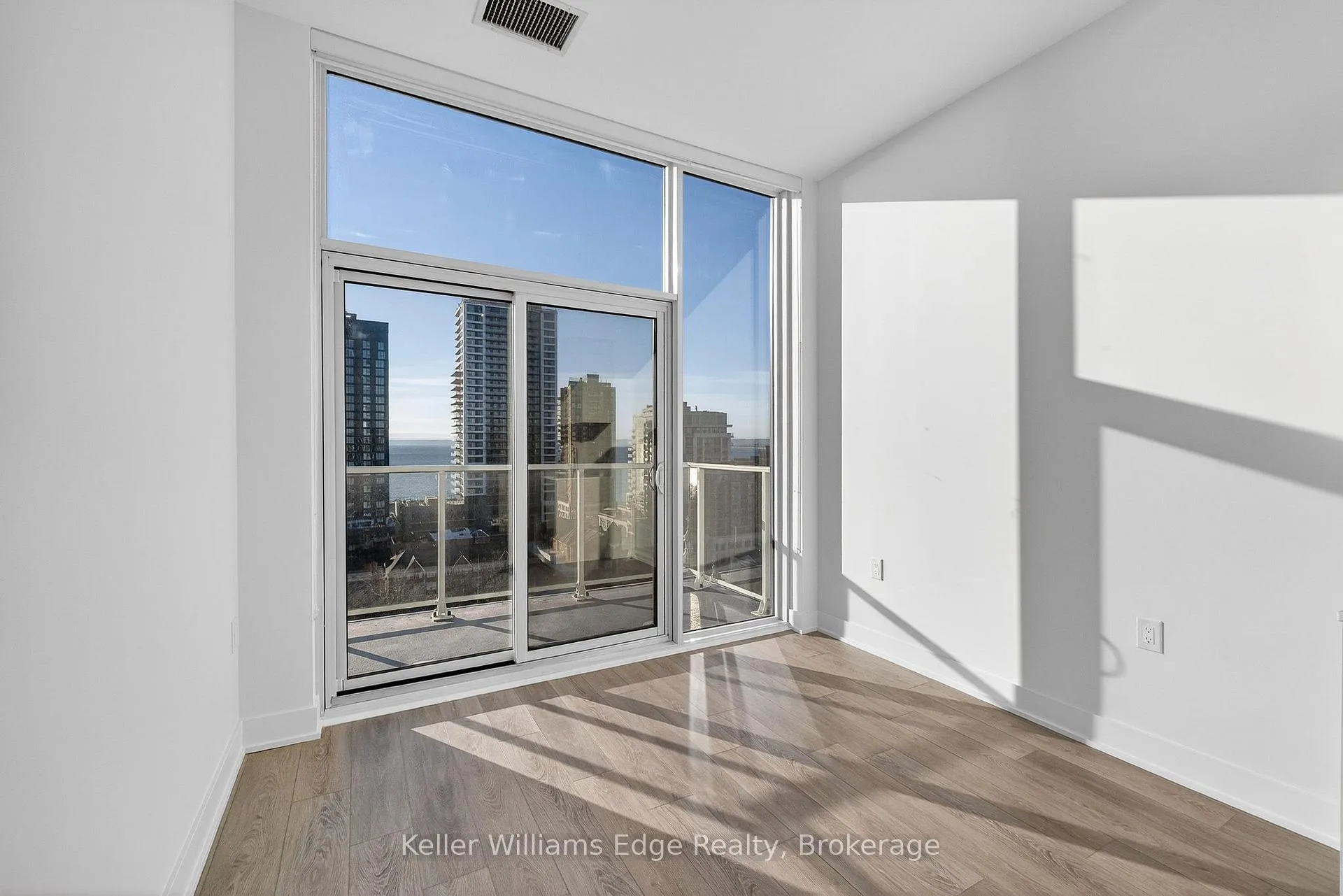 Photo 16 of Unit 1307, 2088 James Street, Burlington, Brant — HOMEH