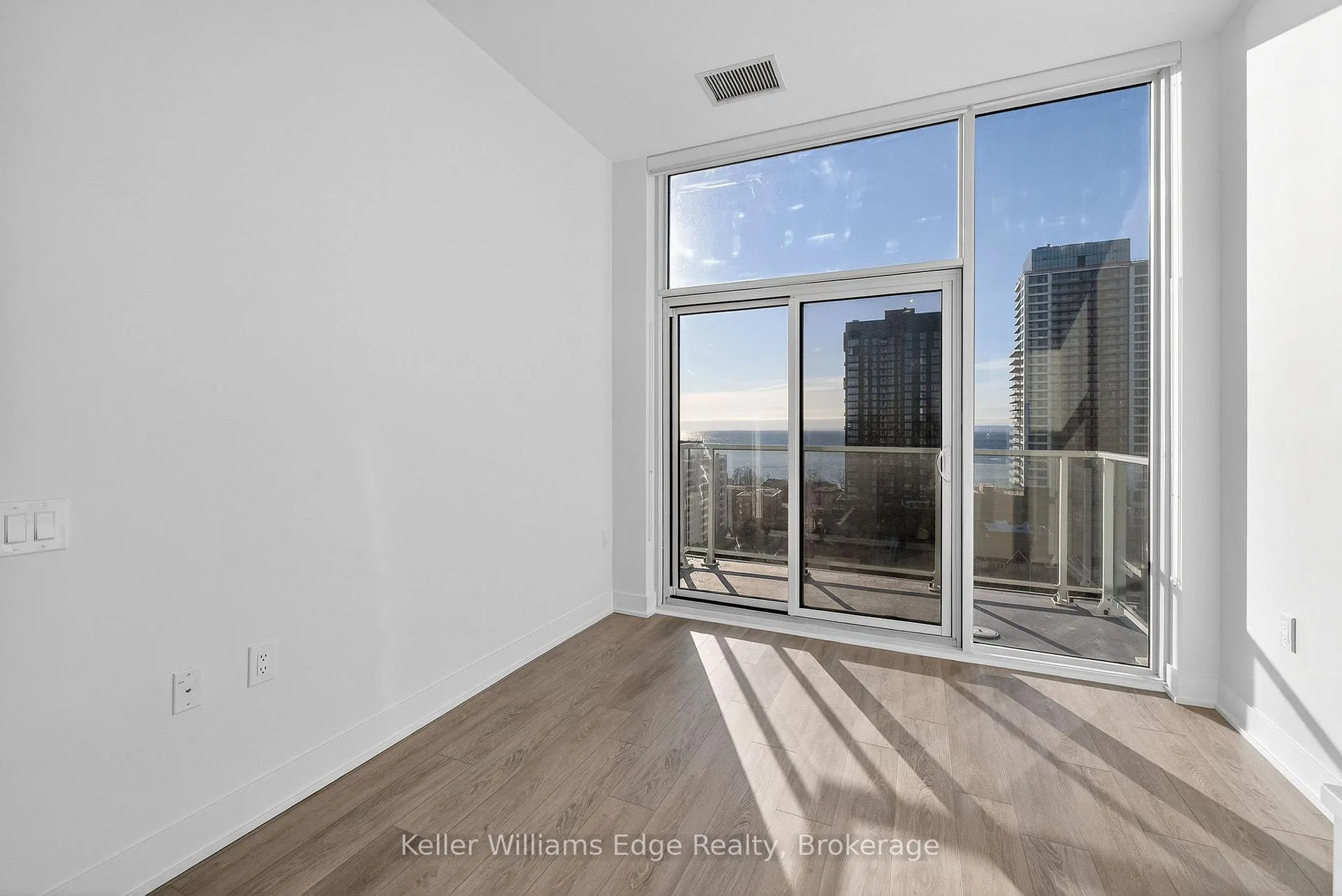 Photo 18 of Unit 1307, 2088 James Street, Burlington, Brant — HOMEH