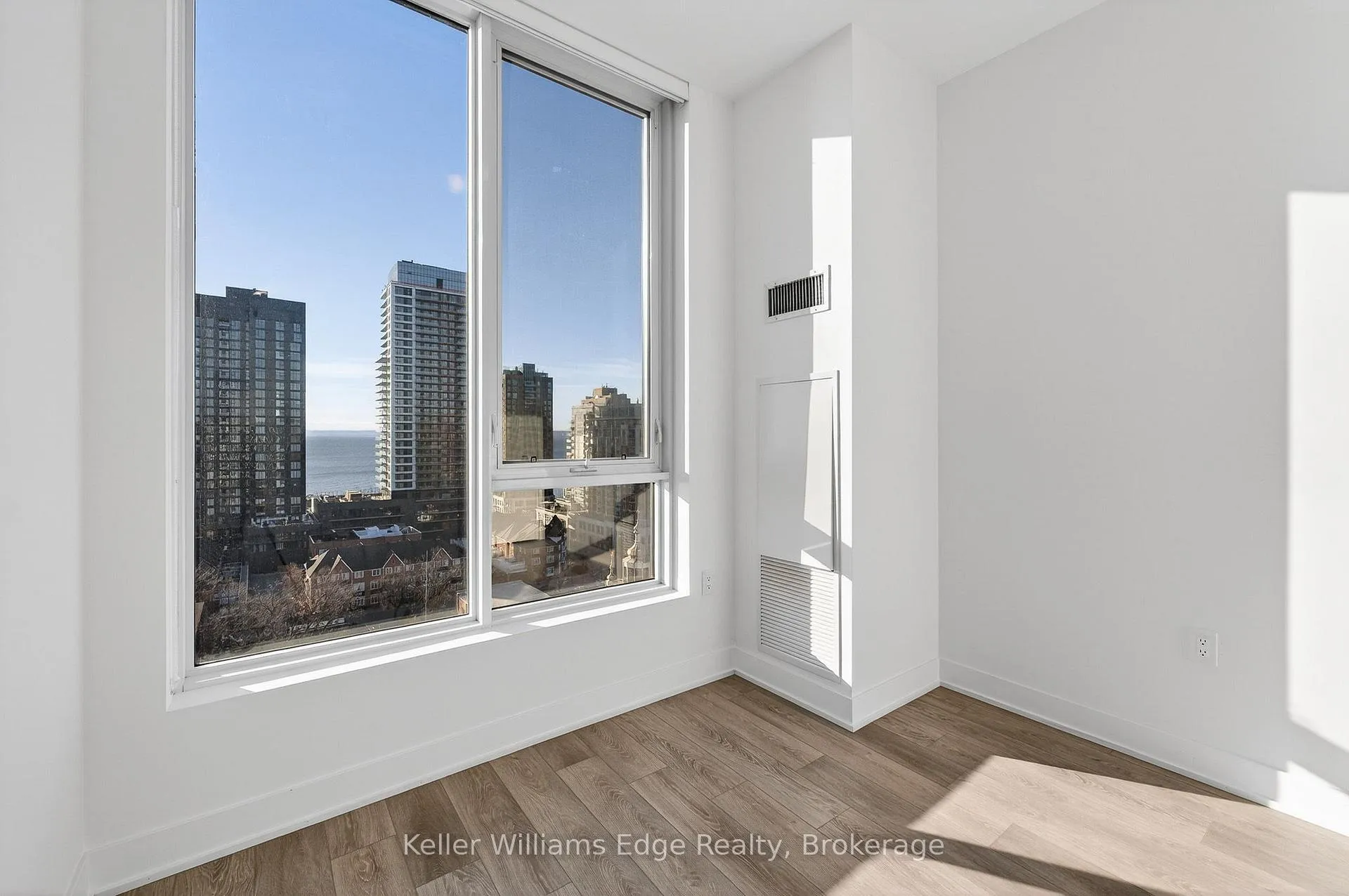 Photo 24 of Unit 1307, 2088 James Street, Burlington, Brant — HOMEH
