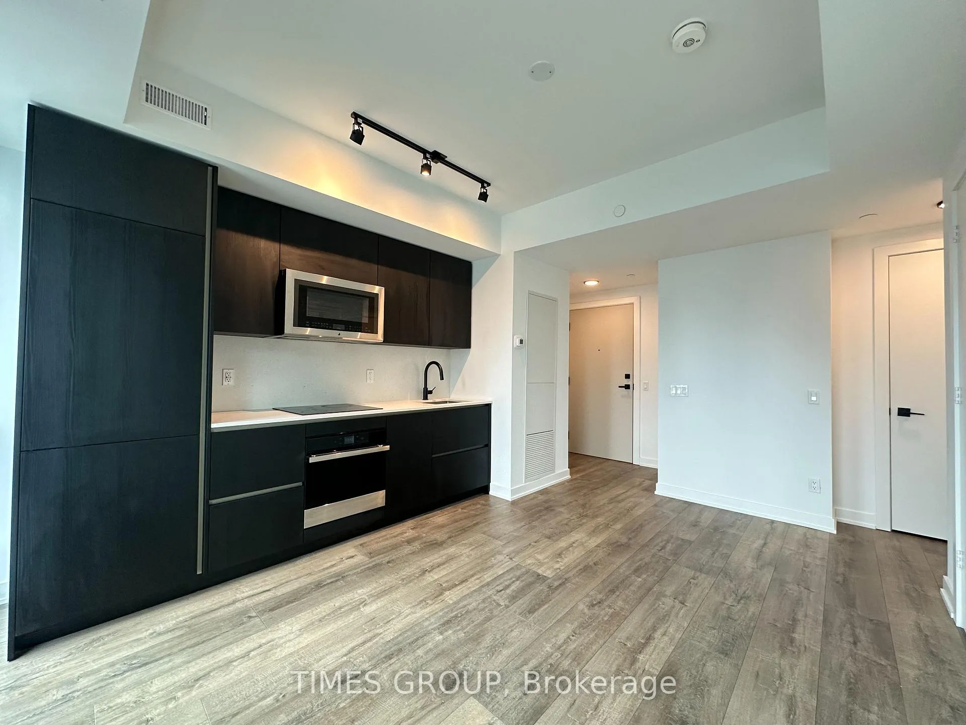 Photo 1 of Unit 3701, 327 King Street, Toronto, Waterfront Communities — HOMEH