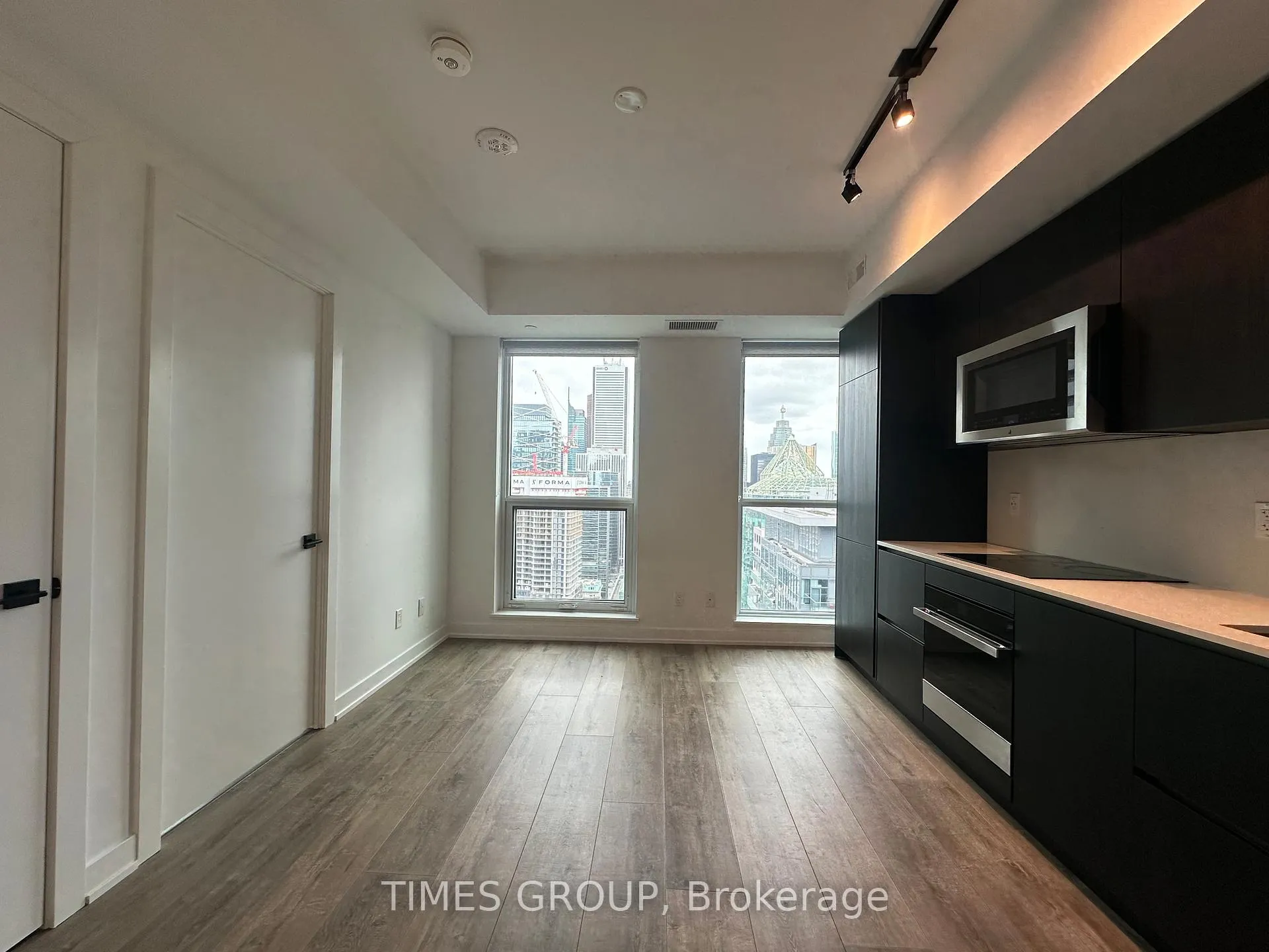 Photo 2 of Unit 3701, 327 King Street, Toronto, Waterfront Communities — HOMEH
