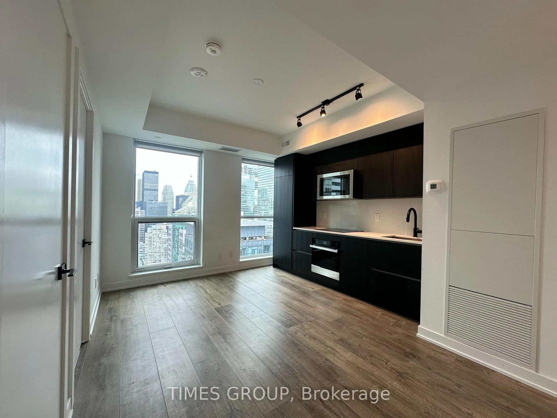 Photo 3 of Unit 3701, 327 King Street, Toronto, Waterfront Communities — HOMEH