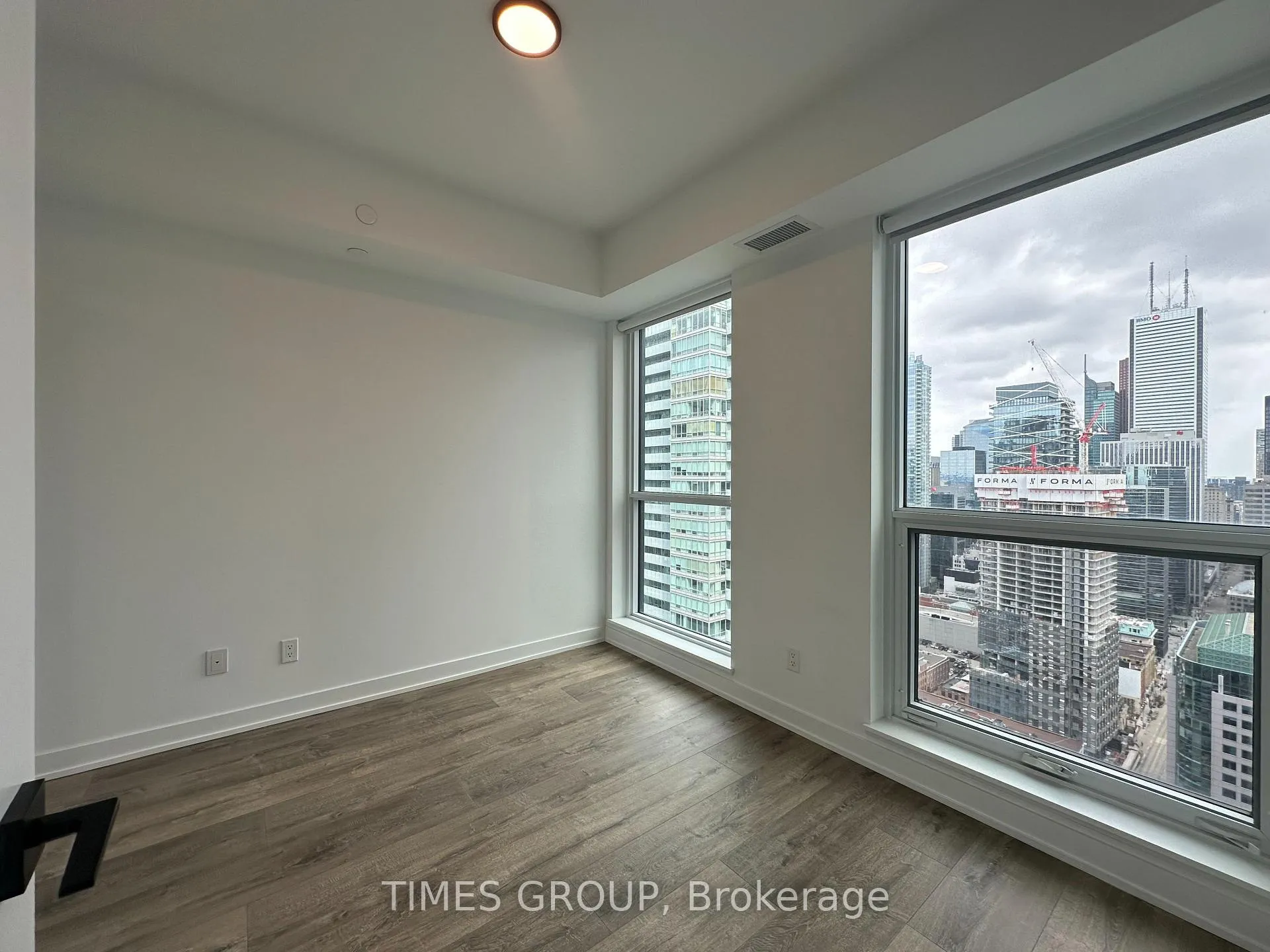 Photo 6 of Unit 3701, 327 King Street, Toronto, Waterfront Communities — HOMEH