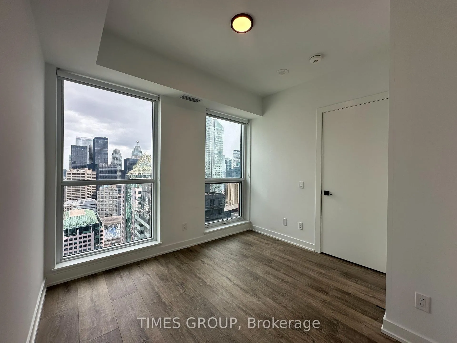 Photo 7 of Unit 3701, 327 King Street, Toronto, Waterfront Communities — HOMEH