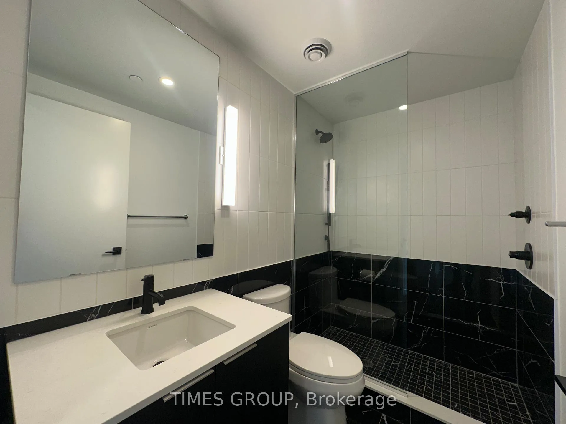 Photo 8 of Unit 3701, 327 King Street, Toronto, Waterfront Communities — HOMEH