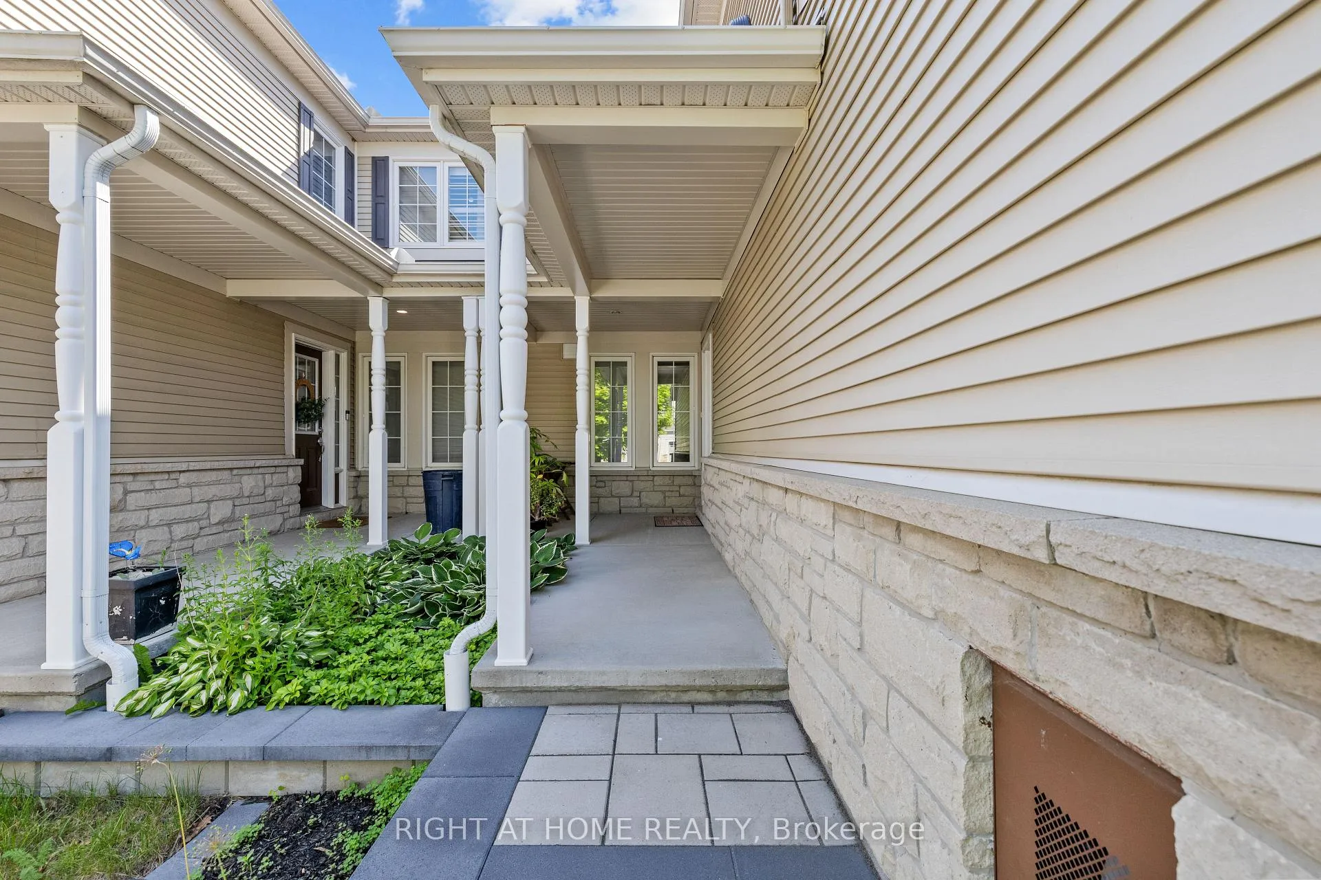 Photo 3 of 117 Urbancrest Private, Ottawa, Barrhaven - Stonebridge — HOMEH