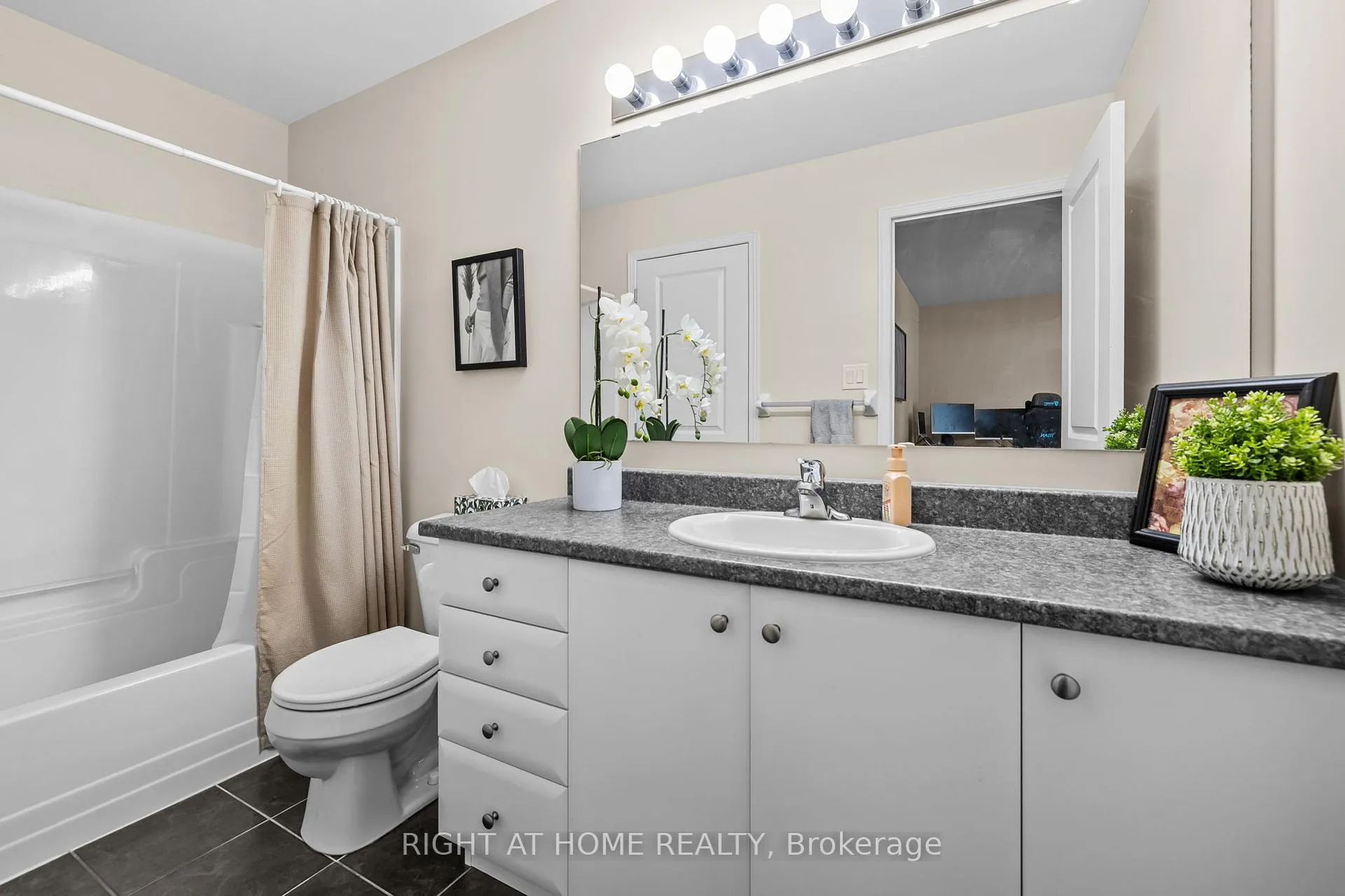 Photo 21 of 117 Urbancrest Private, Ottawa, Barrhaven - Stonebridge — HOMEH