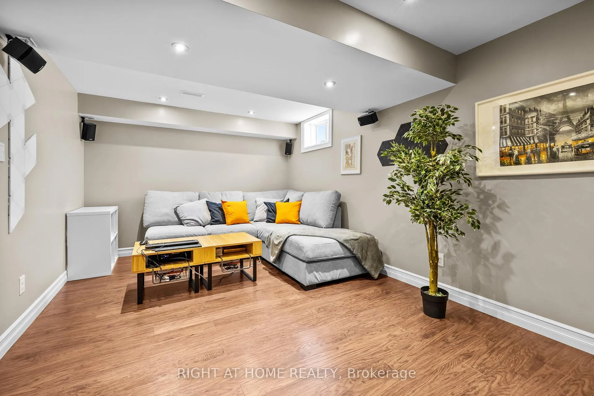 Photo 28 of 117 Urbancrest Private, Ottawa, Barrhaven - Stonebridge — HOMEH