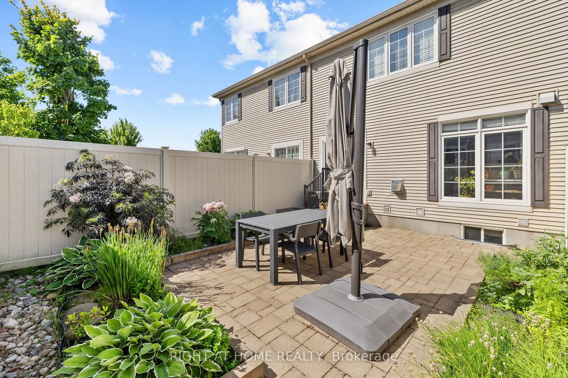 Photo 29 of 117 Urbancrest Private, Ottawa, Barrhaven - Stonebridge — HOMEH