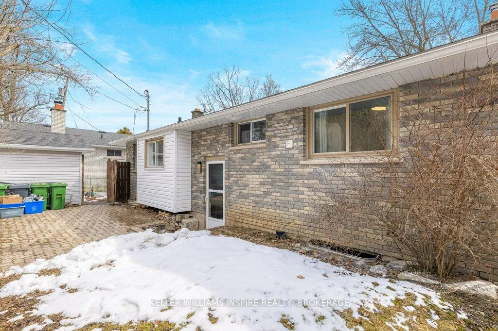 Photo 6 of 928 Mayfair Crescent, Kingston, South of Taylor-Kidd Blvd — HOMEH