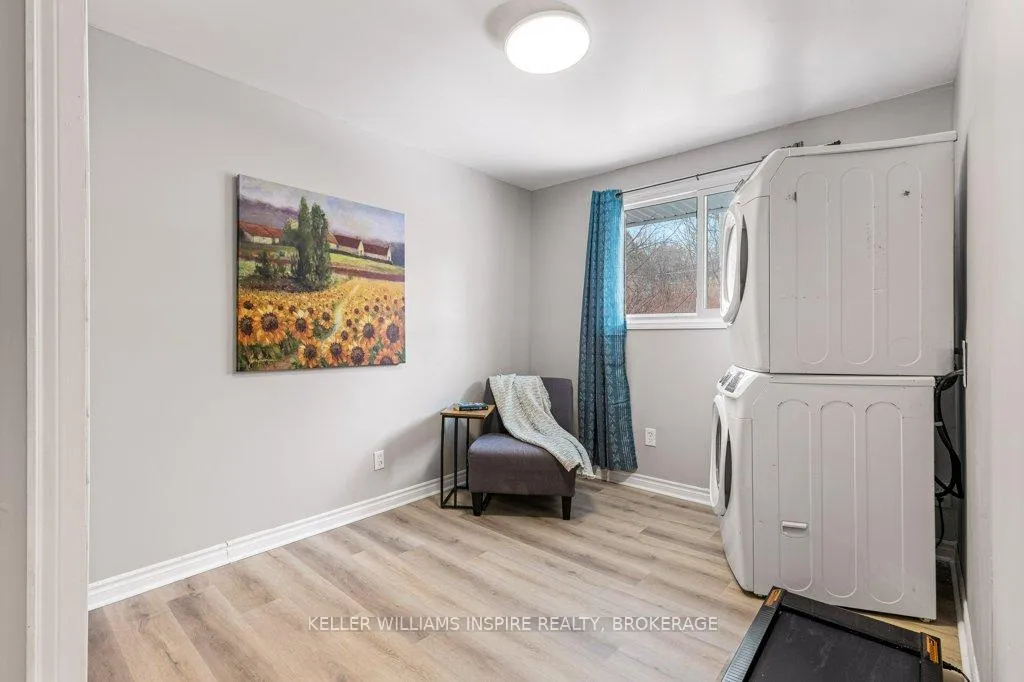 Photo 17 of 928 Mayfair Crescent, Kingston, South of Taylor-Kidd Blvd — HOMEH
