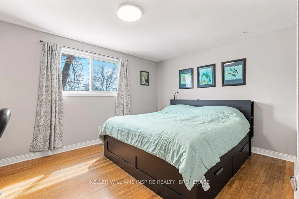 Photo 18 of 928 Mayfair Crescent, Kingston, South of Taylor-Kidd Blvd — HOMEH