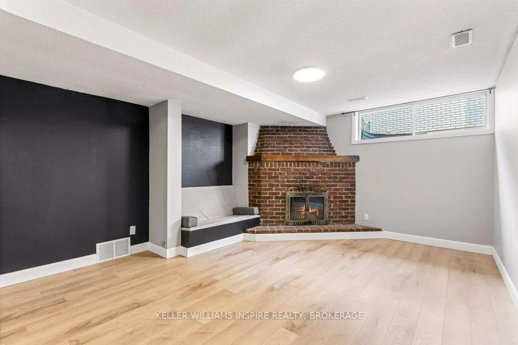 Photo 22 of 928 Mayfair Crescent, Kingston, South of Taylor-Kidd Blvd — HOMEH