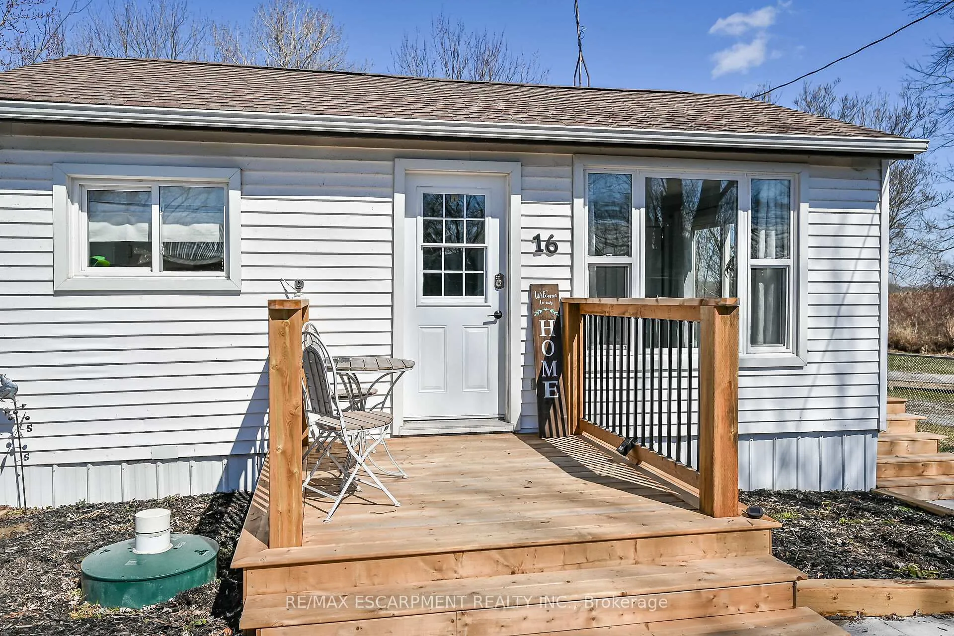 Photo 5 of 16 Swallow Lane, Haldimand — HOMEH