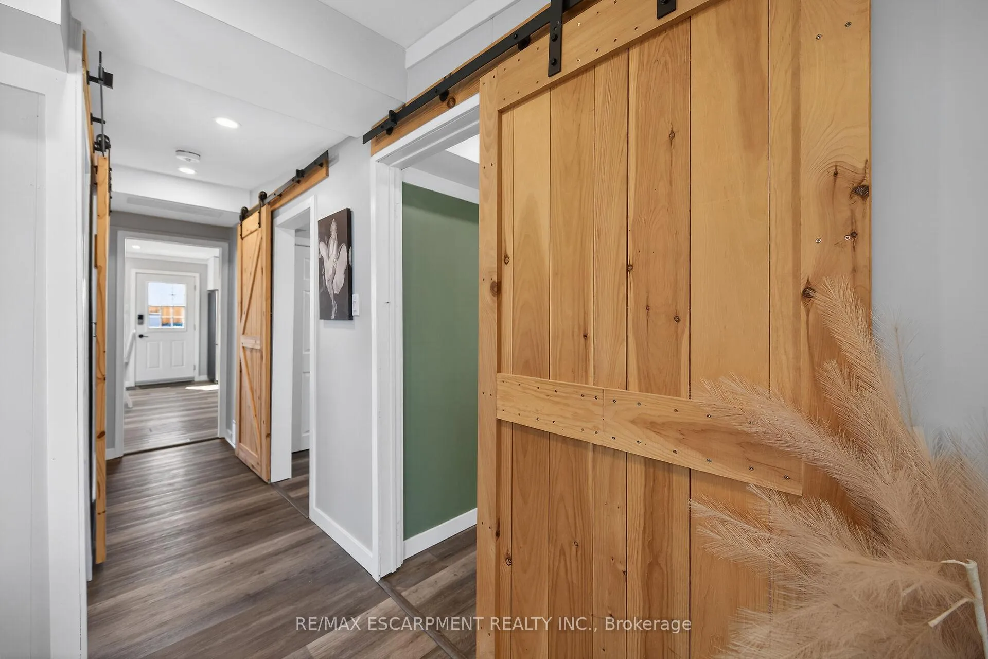 Photo 26 of 16 Swallow Lane, Haldimand — HOMEH