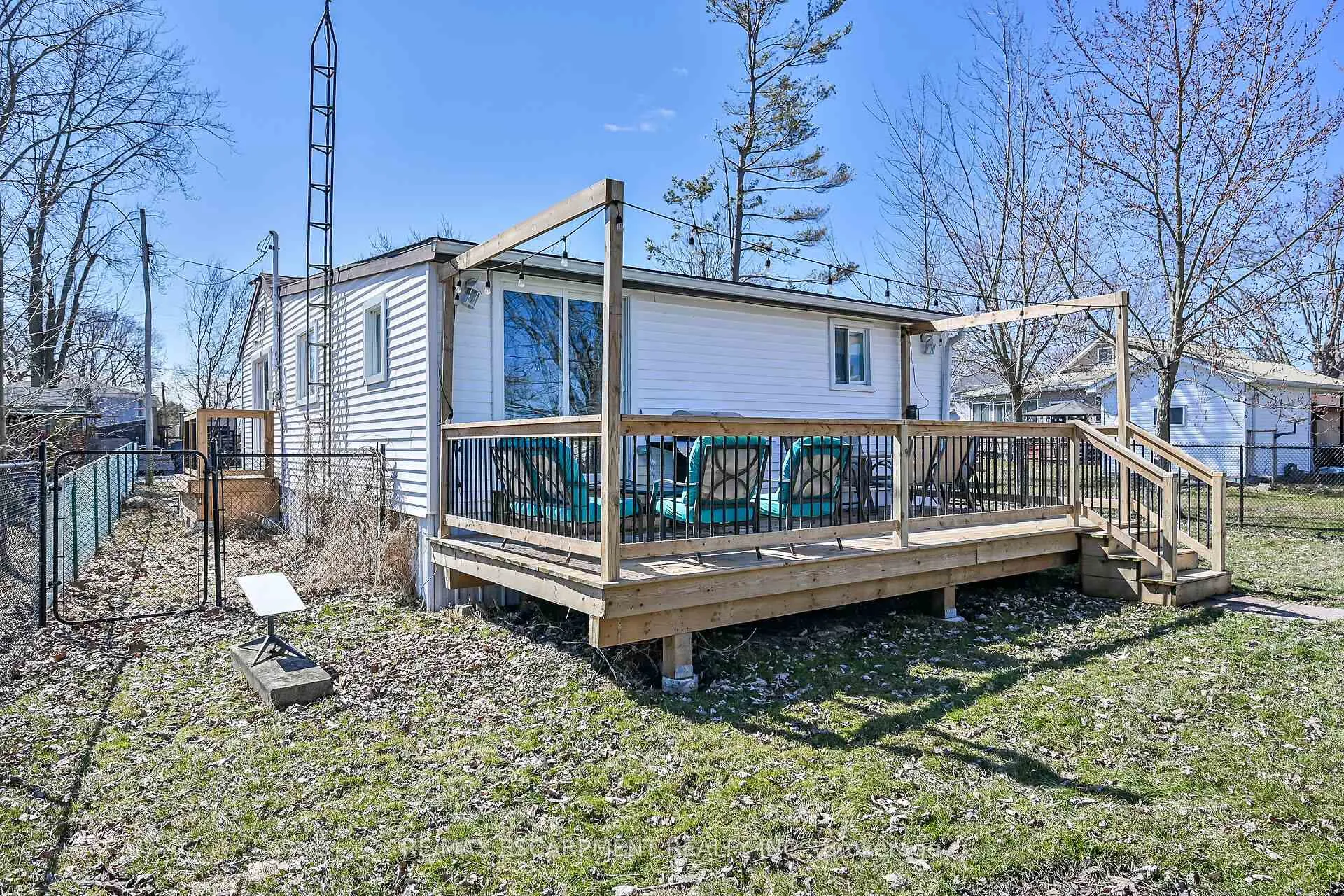 Photo 45 of 16 Swallow Lane, Haldimand — HOMEH