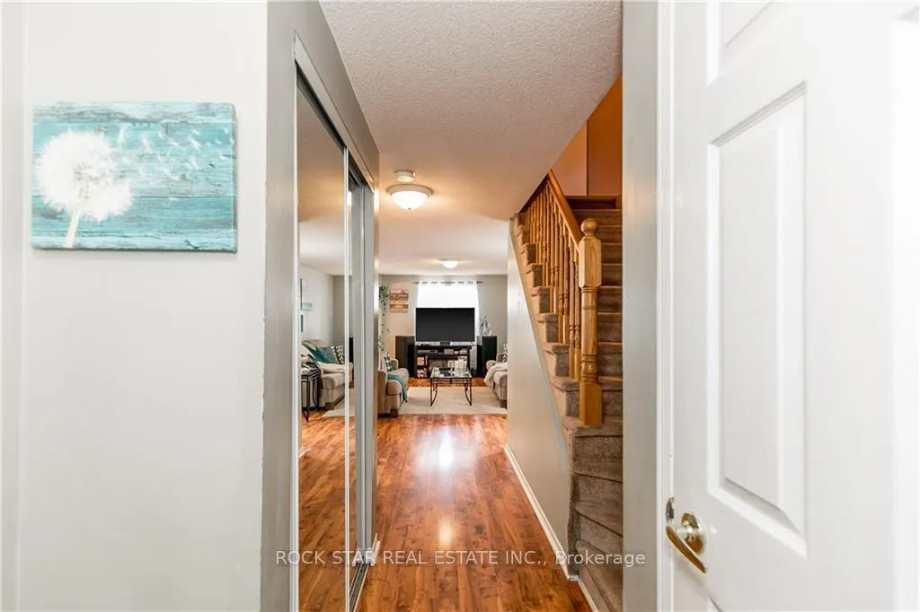 Photo 5 of 155 Nathan Crescent, Barrie, Painswick South — HOMEH