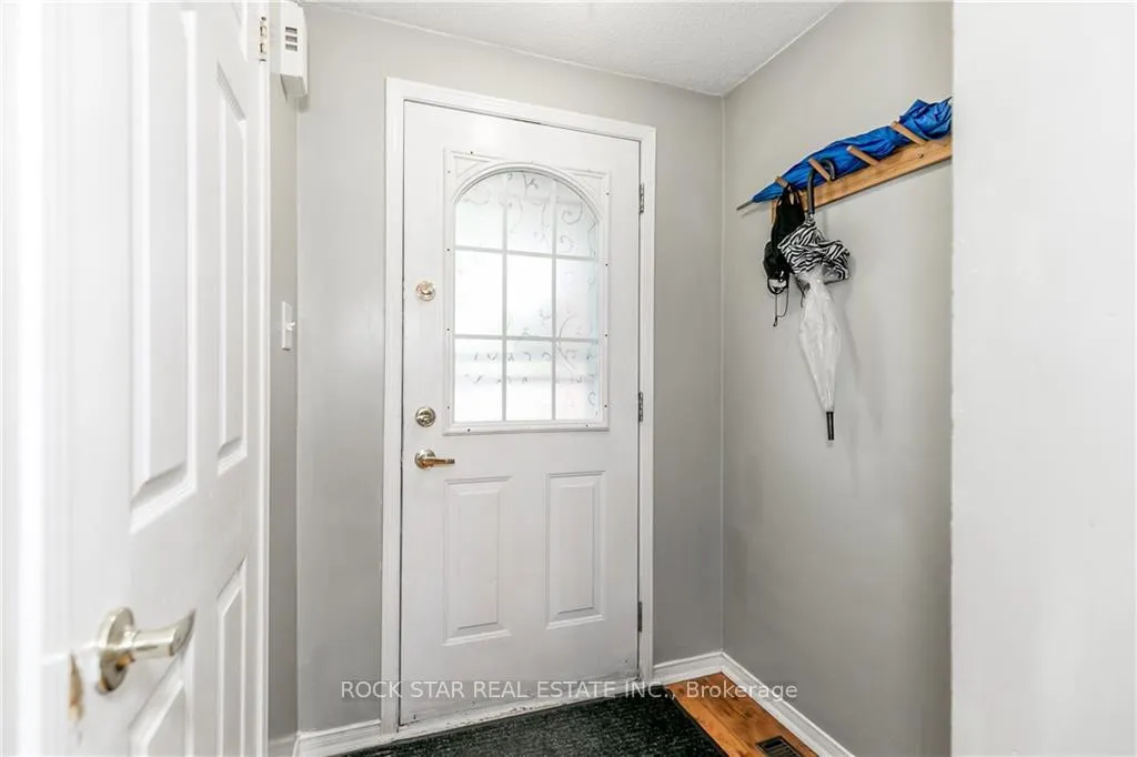 Photo 6 of 155 Nathan Crescent, Barrie, Painswick South — HOMEH