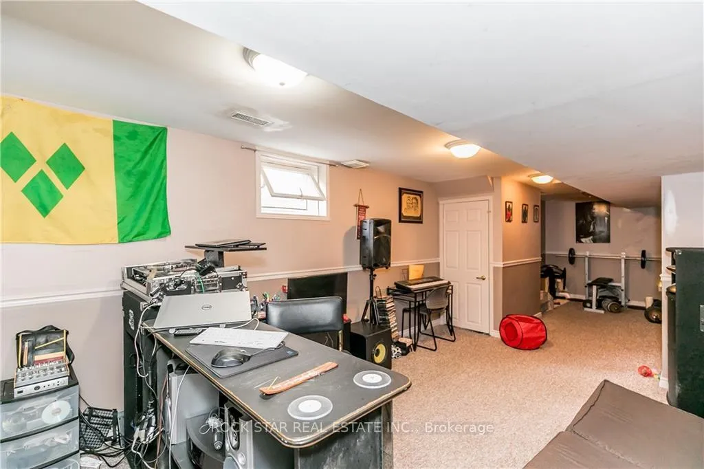 Photo 29 of 155 Nathan Crescent, Barrie, Painswick South — HOMEH