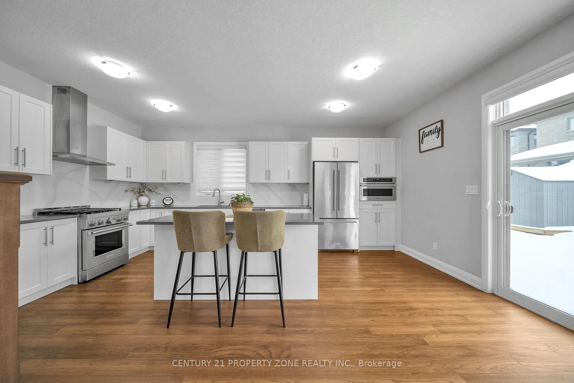 Photo 15 of 20 Hollybrook Trail, Kitchener — HOMEH