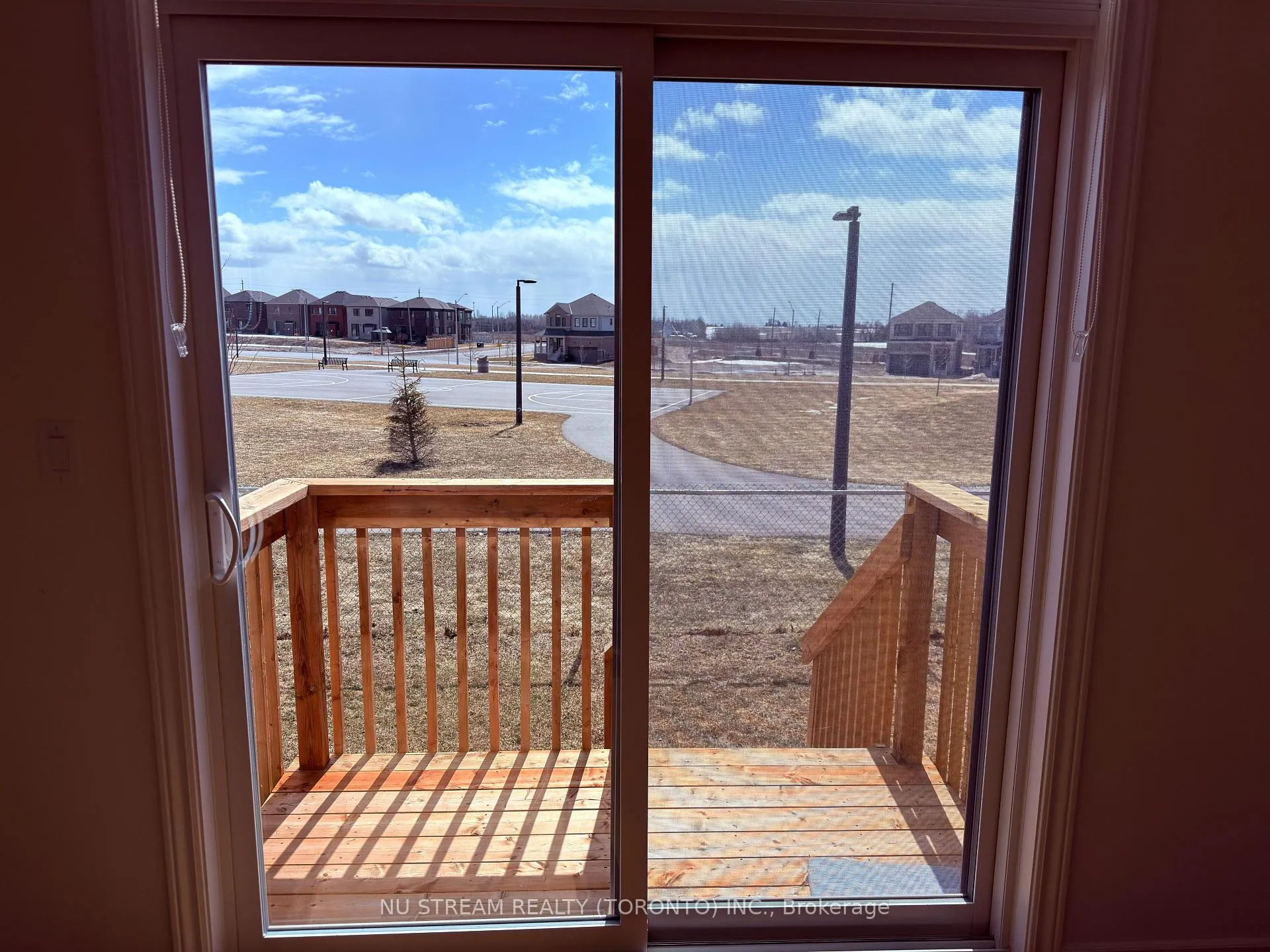 Photo 7 of 20 Phoenix Boulevard, Barrie, Rural Barrie Southeast — HOMEH