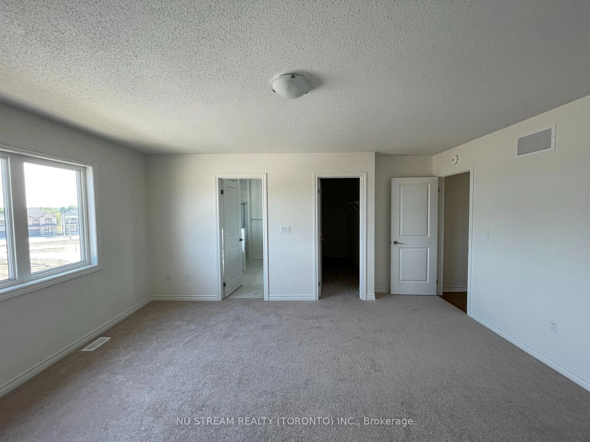 Photo 17 of 20 Phoenix Boulevard, Barrie, Rural Barrie Southeast — HOMEH