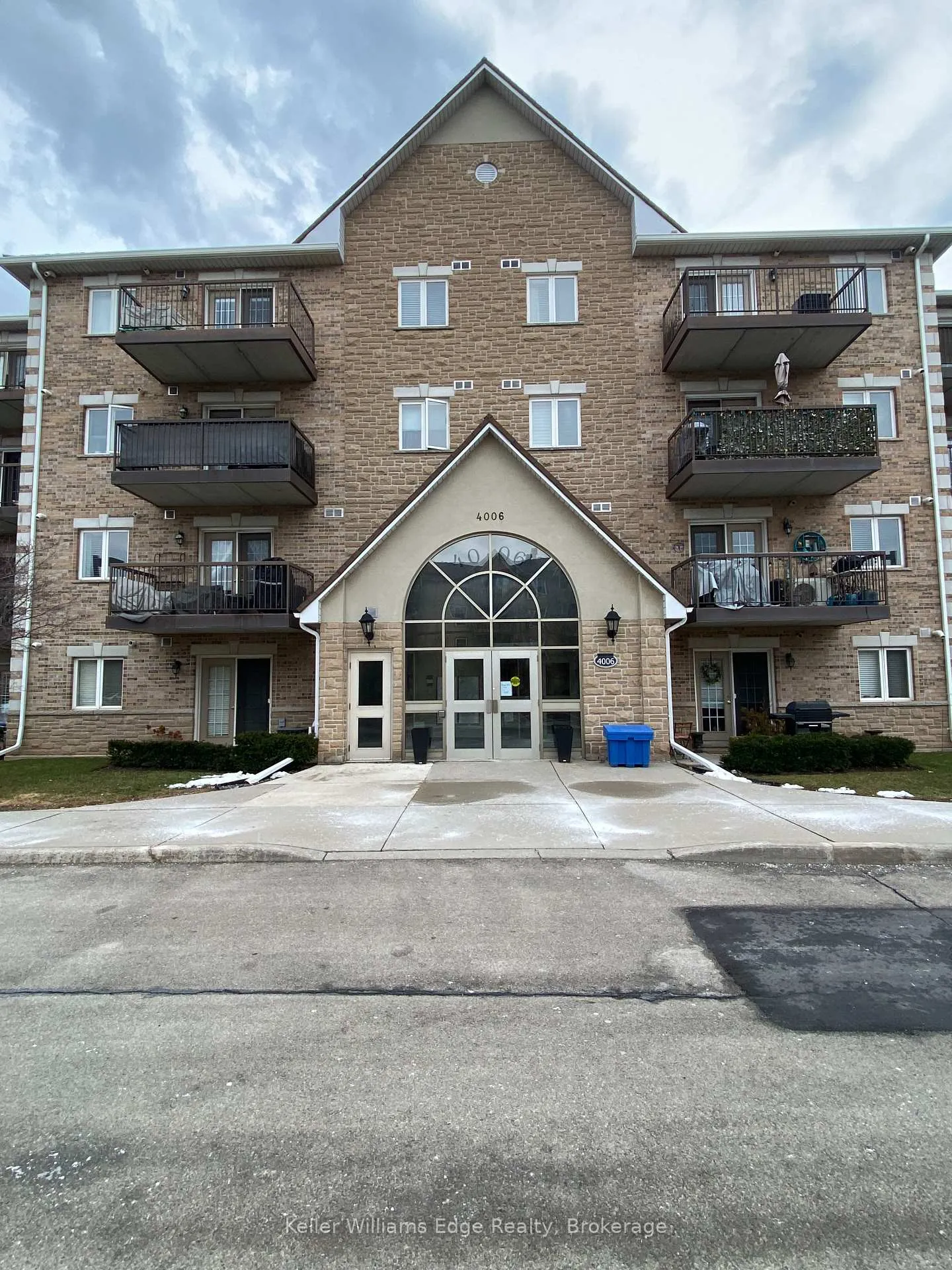 Photo 1 of Unit 203, 4006 Kilmer Drive, Burlington, Tansley — HOMEH