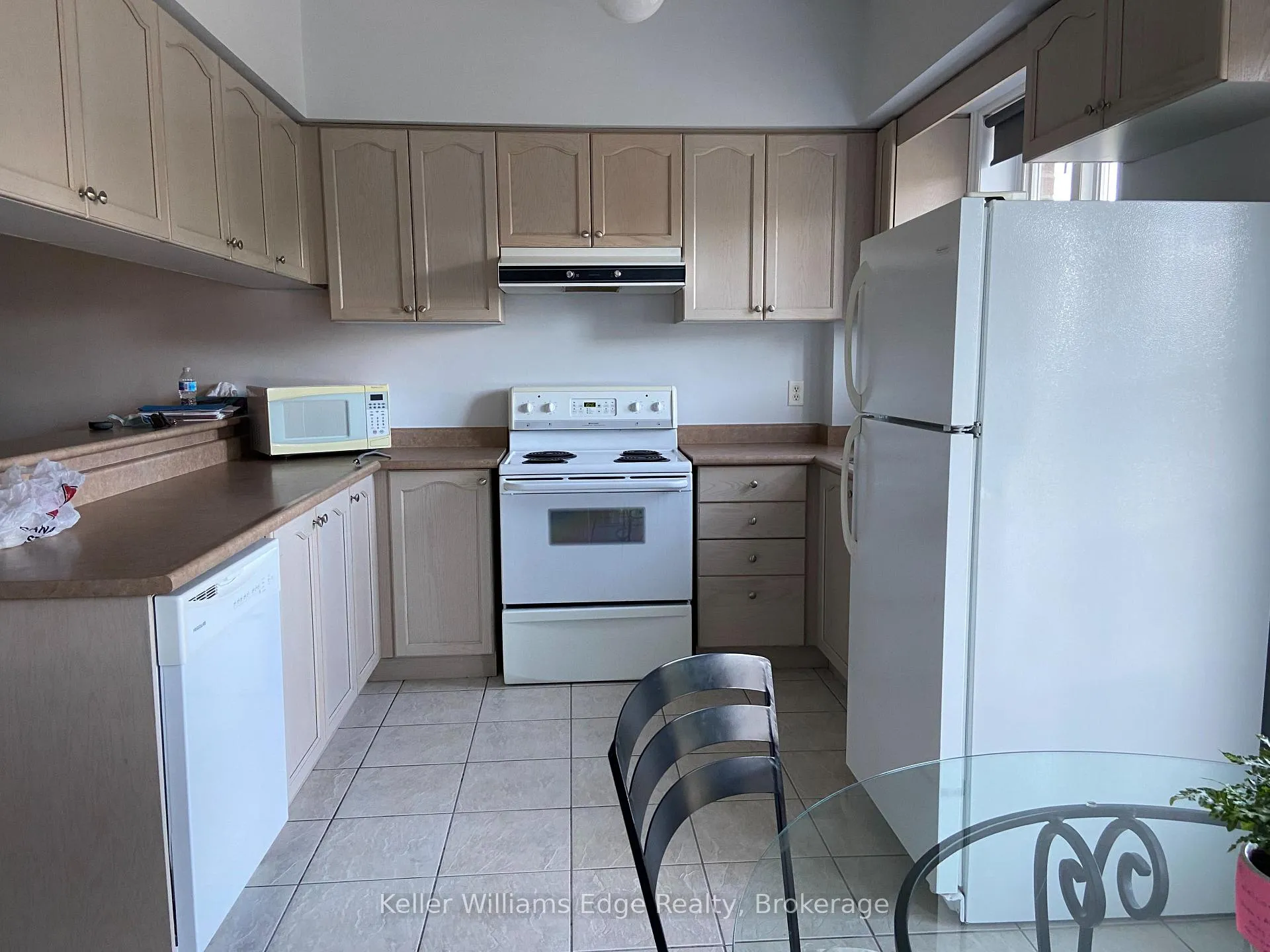 Photo 6 of Unit 203, 4006 Kilmer Drive, Burlington, Tansley — HOMEH