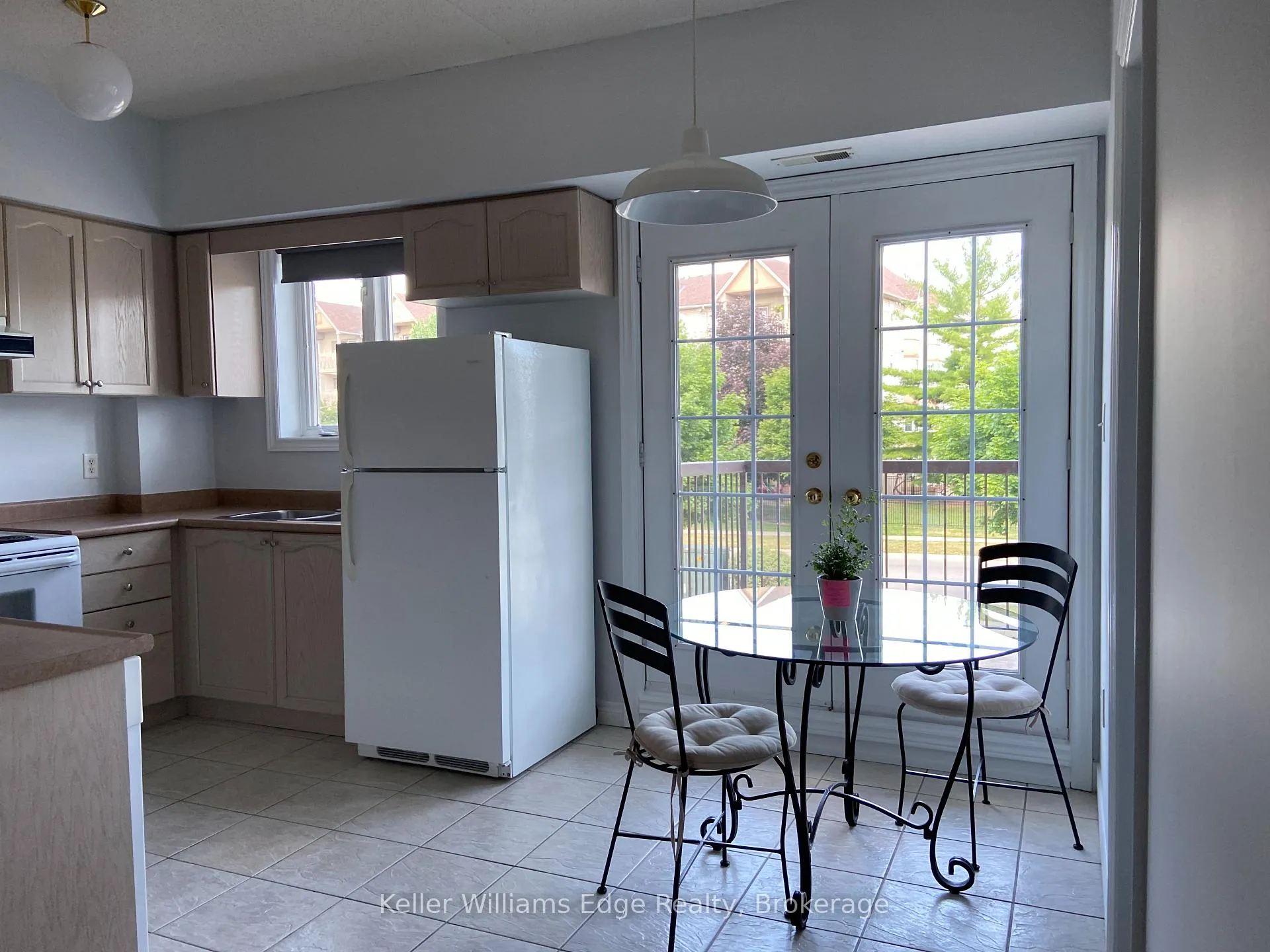 Photo 7 of Unit 203, 4006 Kilmer Drive, Burlington, Tansley — HOMEH