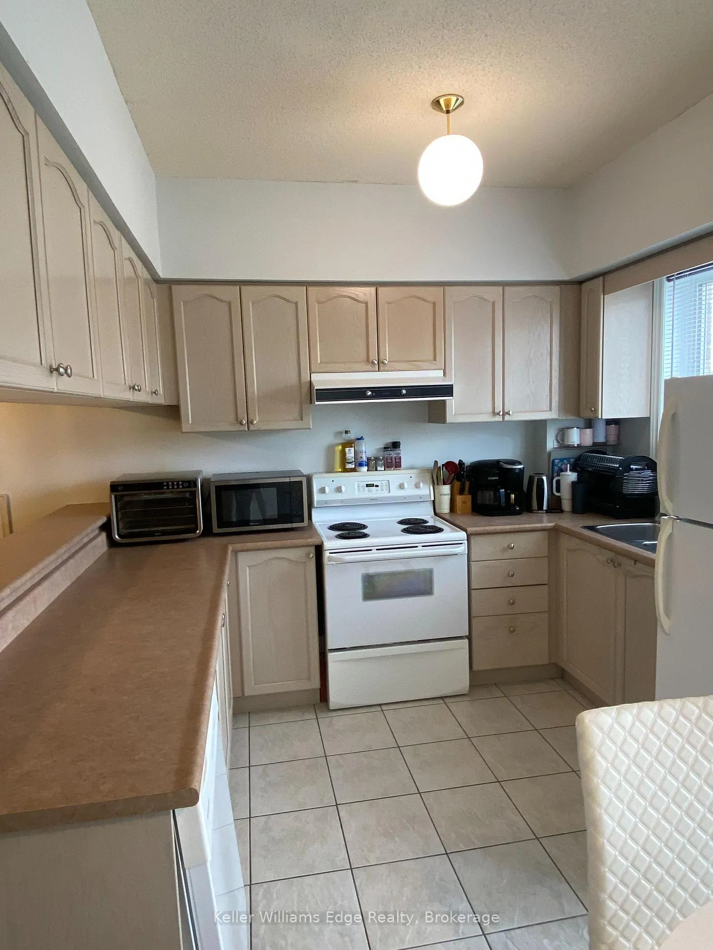 Photo 9 of Unit 203, 4006 Kilmer Drive, Burlington, Tansley — HOMEH