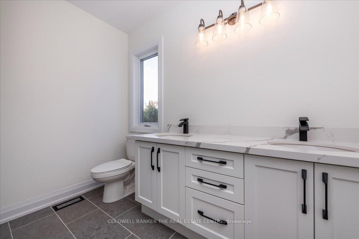 Photo 17 of 1103 Stoney Point Road, Innisfil, Lefroy — HOMEH