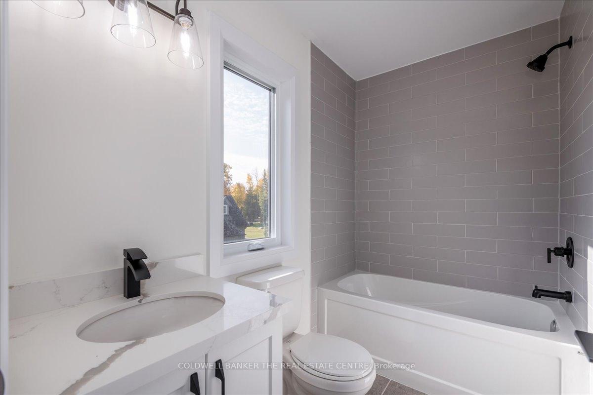 Photo 19 of 1103 Stoney Point Road, Innisfil, Lefroy — HOMEH