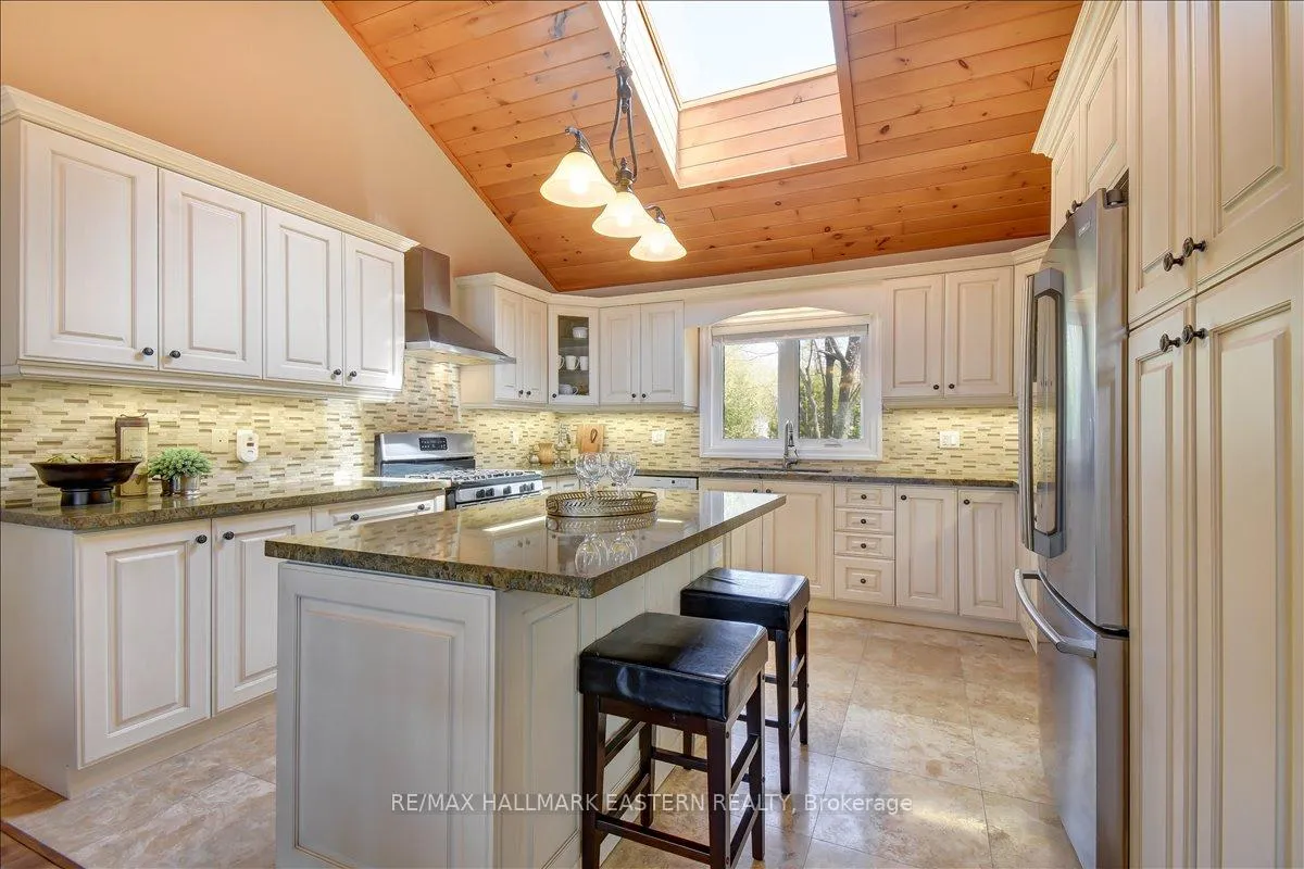 Photo 16 of 43 Lakeshore Boulevard, Selwyn — HOMEH