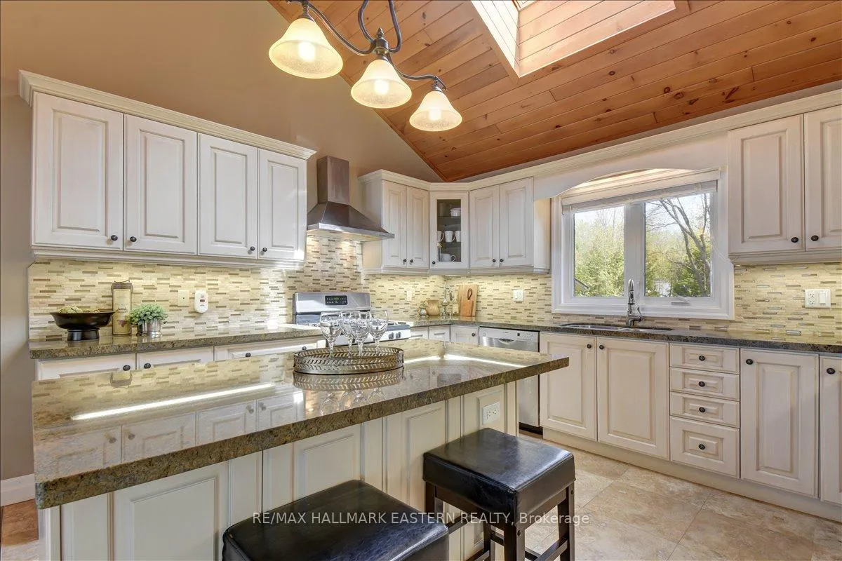 Photo 17 of 43 Lakeshore Boulevard, Selwyn — HOMEH