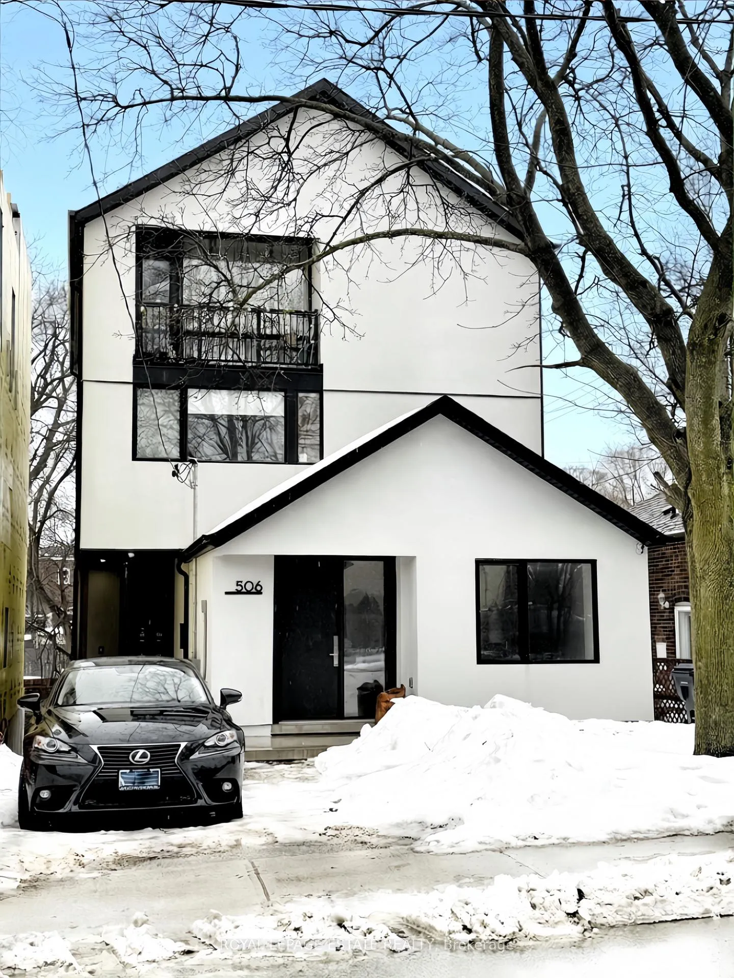 Front of Unit MAIN FLOOR, 506 Scarborough Road