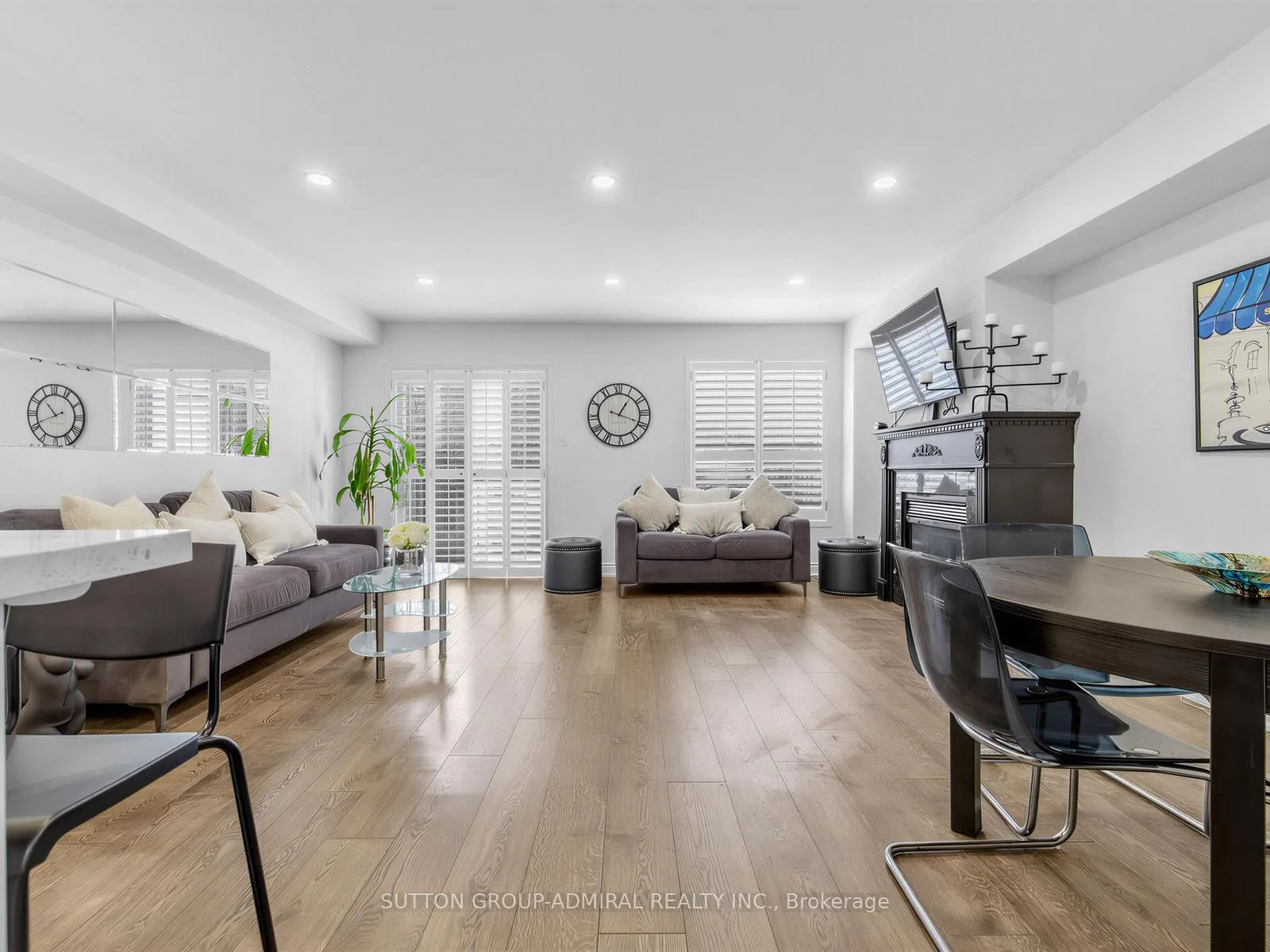 Photo 6 of 38 Elderbrook Crescent, Vaughan, Patterson — HOMEH
