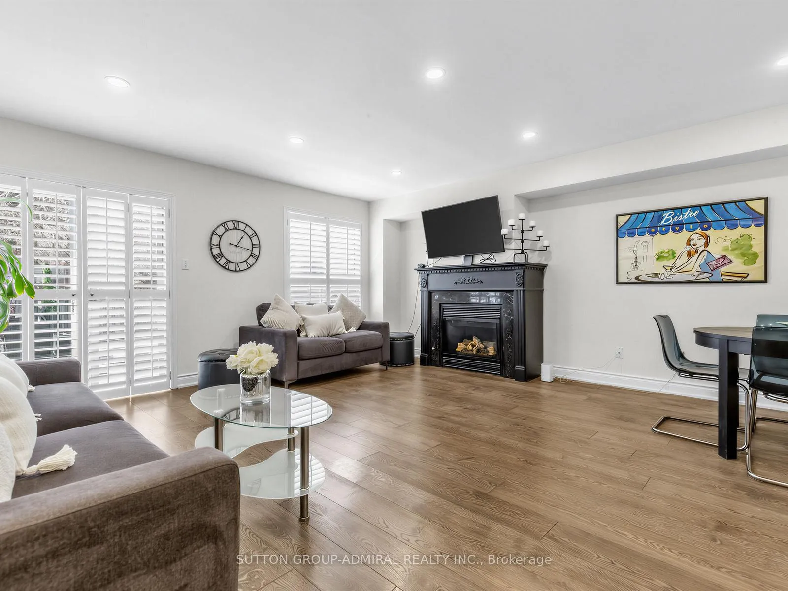 Photo 8 of 38 Elderbrook Crescent, Vaughan, Patterson — HOMEH