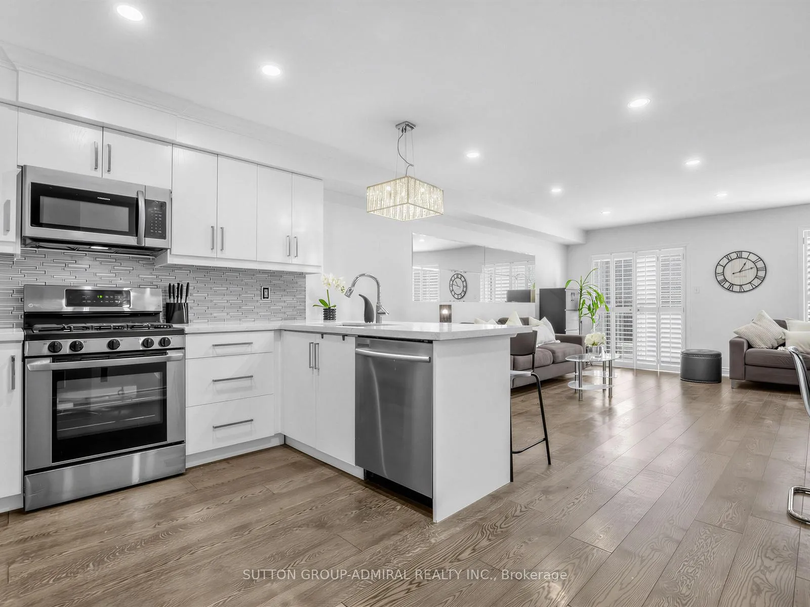 Photo 12 of 38 Elderbrook Crescent, Vaughan, Patterson — HOMEH