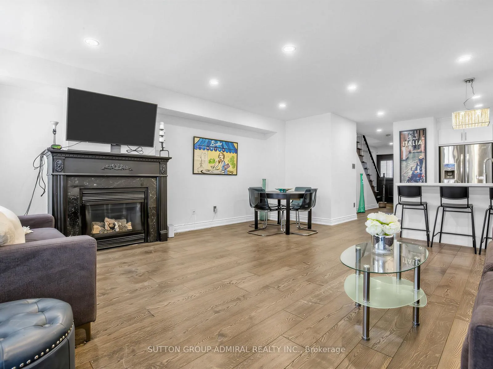 Photo 14 of 38 Elderbrook Crescent, Vaughan, Patterson — HOMEH