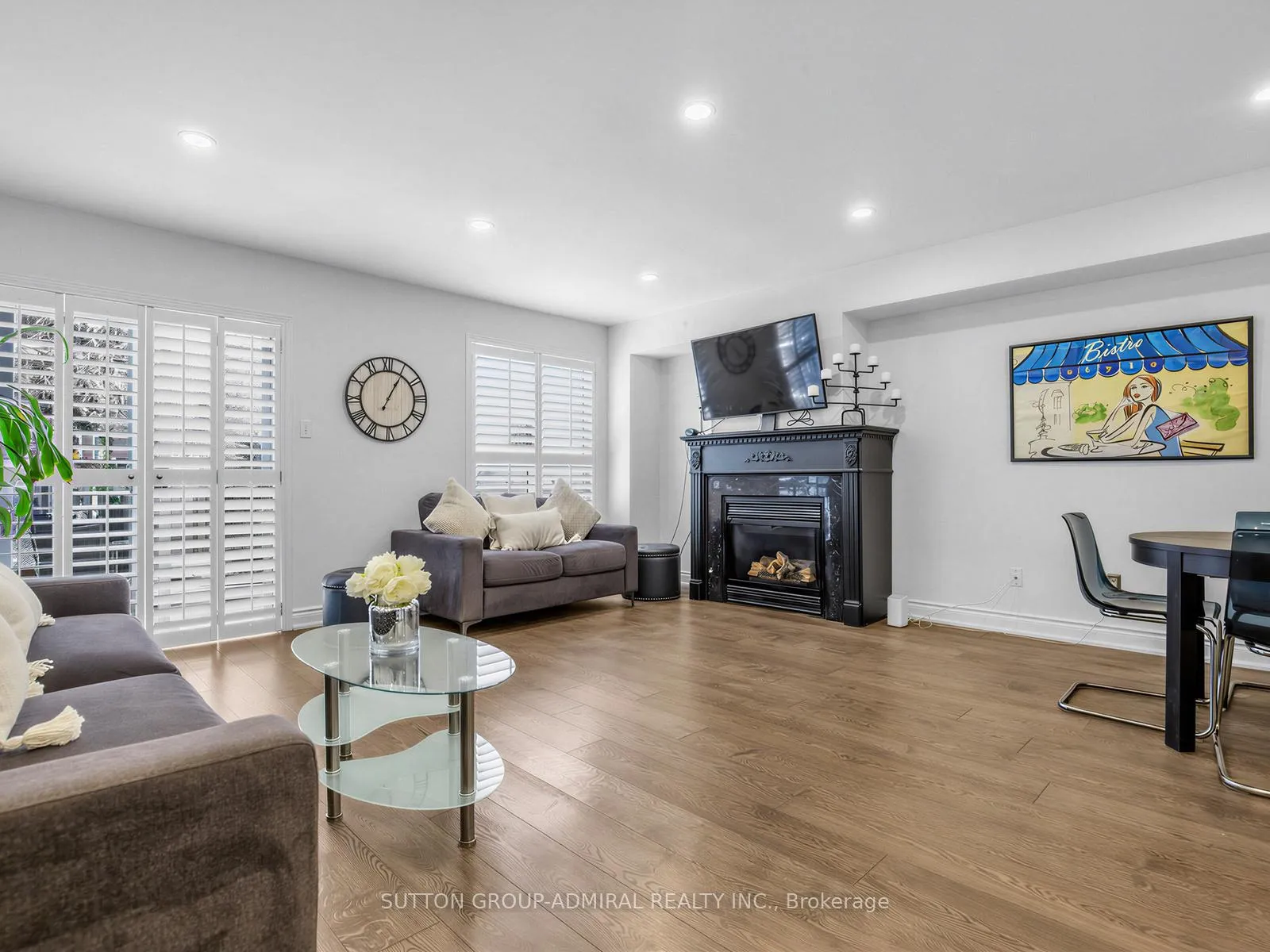 Photo 16 of 38 Elderbrook Crescent, Vaughan, Patterson — HOMEH