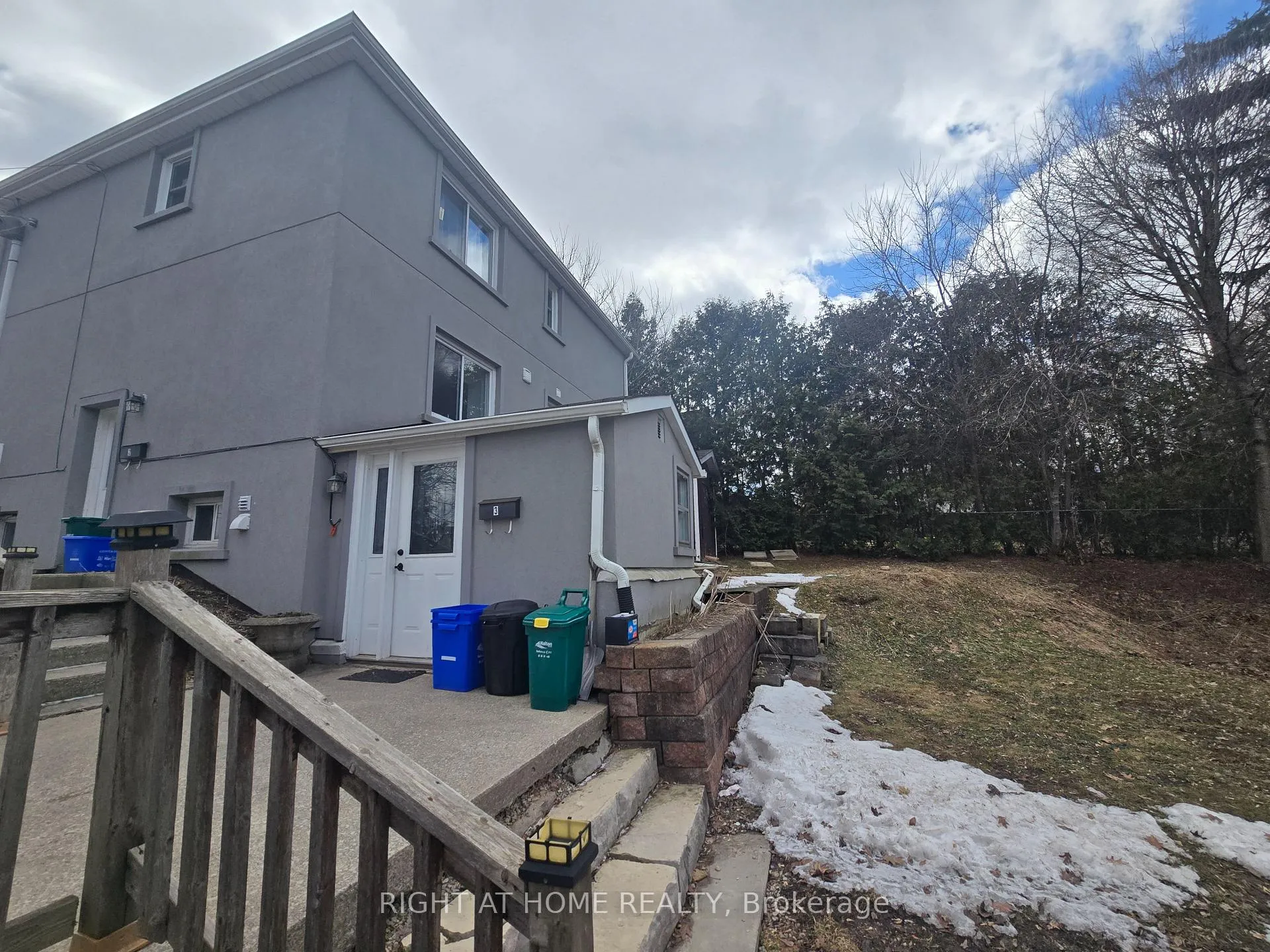 Photo 2 of Unit 3, 18 Ewing Street, Halton Hills, Georgetown — HOMEH
