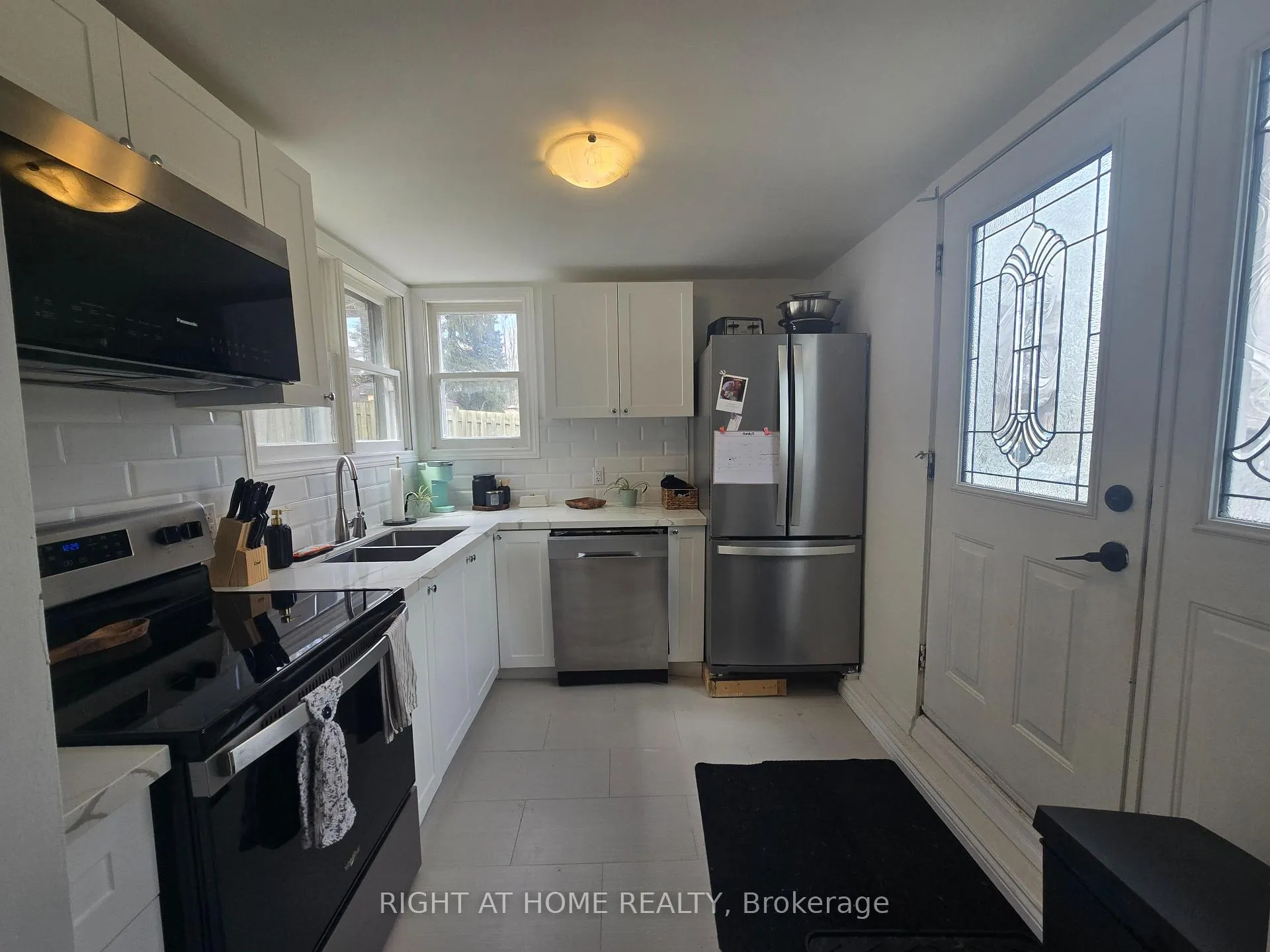Photo 5 of Unit 3, 18 Ewing Street, Halton Hills, Georgetown — HOMEH
