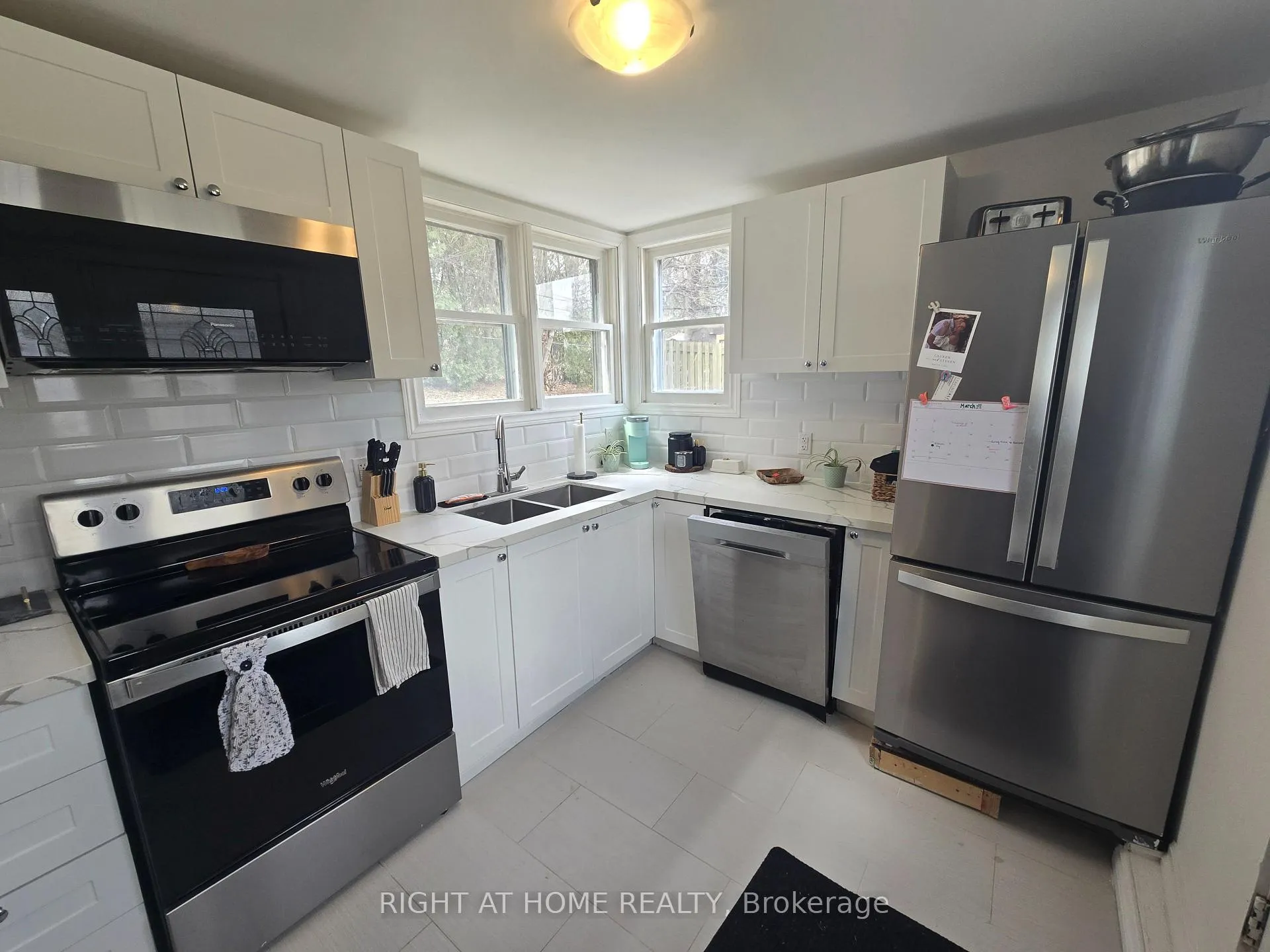 Photo 6 of Unit 3, 18 Ewing Street, Halton Hills, Georgetown — HOMEH