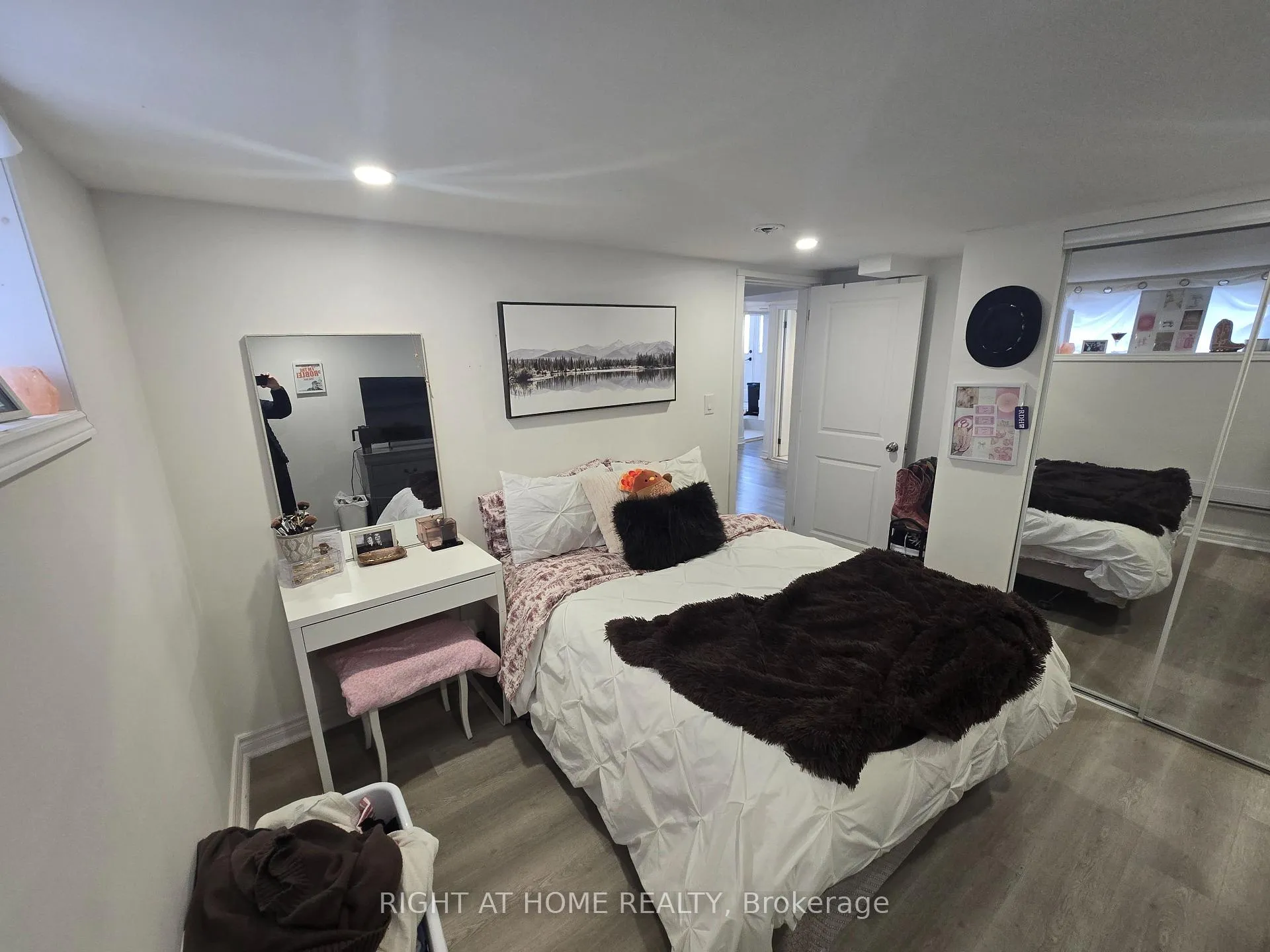 Photo 12 of Unit 3, 18 Ewing Street, Halton Hills, Georgetown — HOMEH